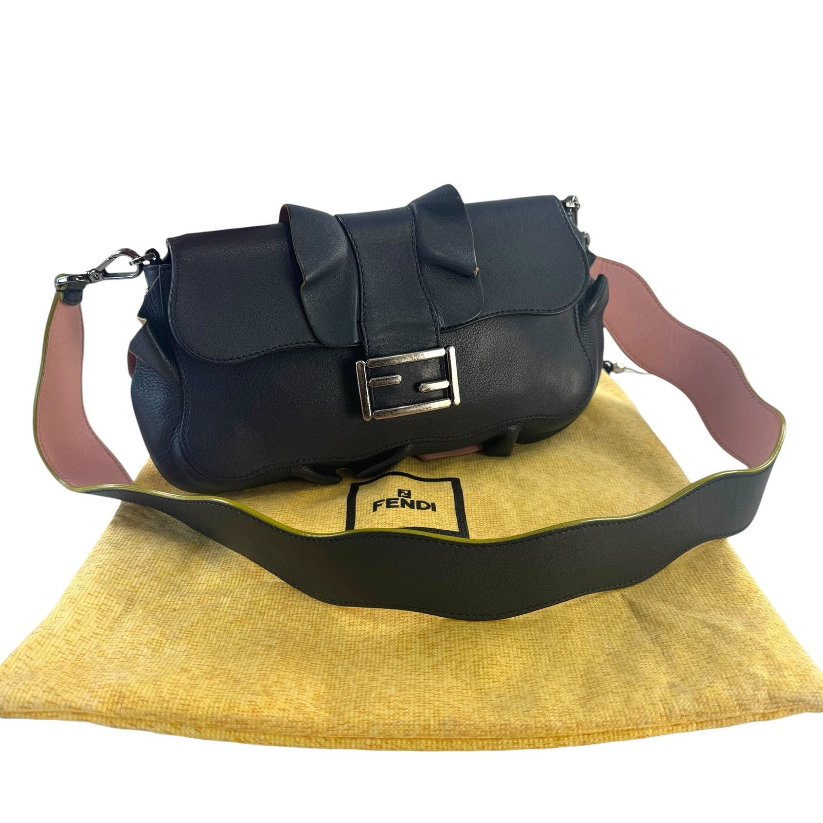 Fendi Fendi Wave Baguette Bag Size ONE SIZE - 4 Thumbnail