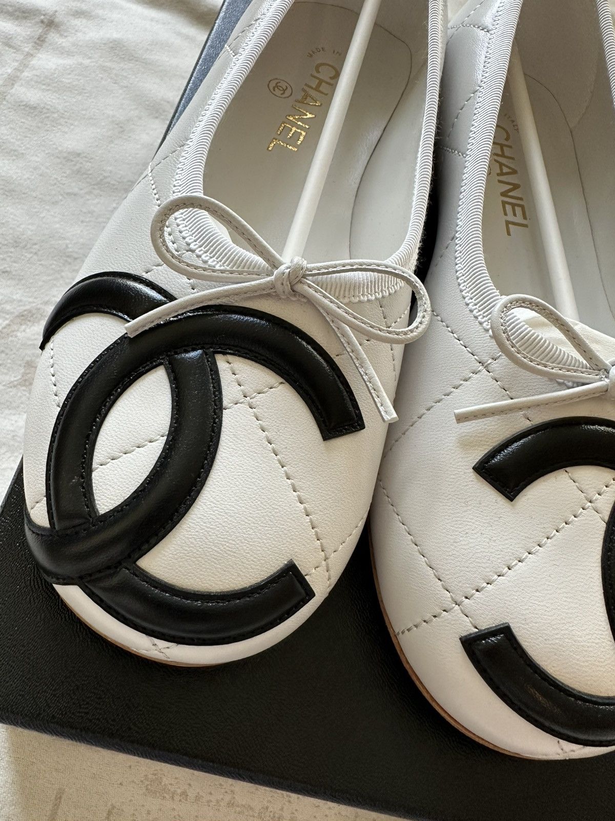 Chanel Chanel 2026M coco beach Cambon flats White color size 38 Size US 8 / IT 38 - 3 Thumbnail