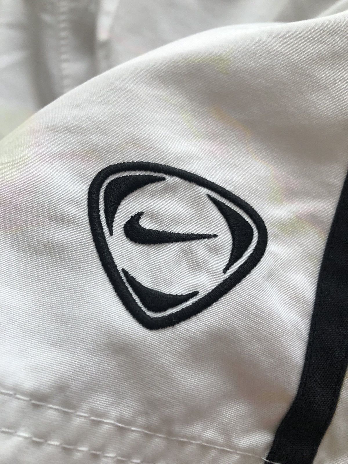 Nike NIKE FOOTBAL VINTAGE SPORT RUNNING SHORTS Size US 37 - 3 Thumbnail
