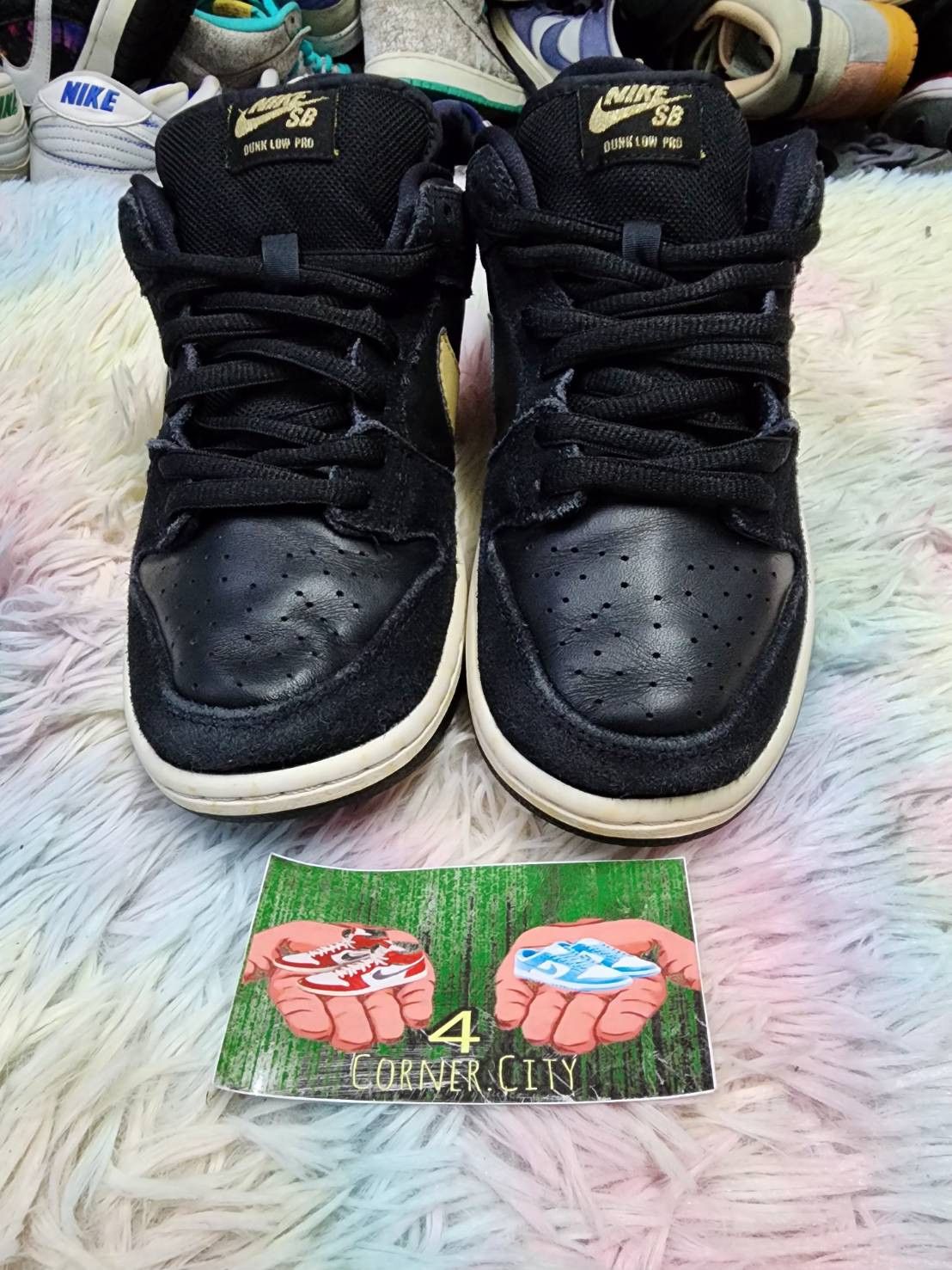 Nike Nike Sb Dunk Low Metallic Gold Size US 8 / EU 41 - 3 Thumbnail