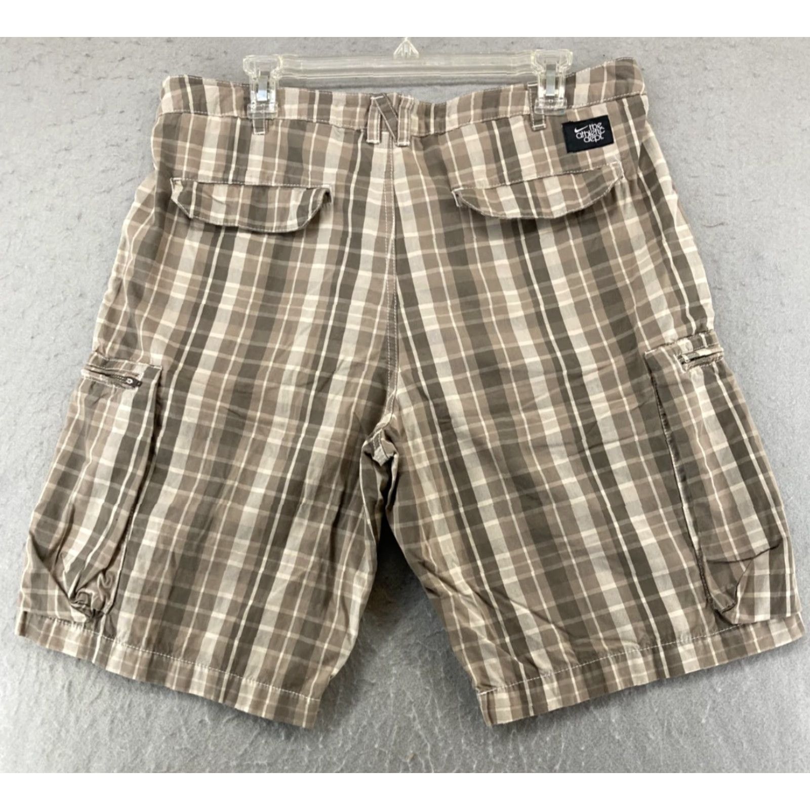 Nike Nike Cargo Shorts Mens 36 Brown Plaid Casual Workwear Travel 90s Theme Mens Size US 36 / EU 52 - 7 Thumbnail