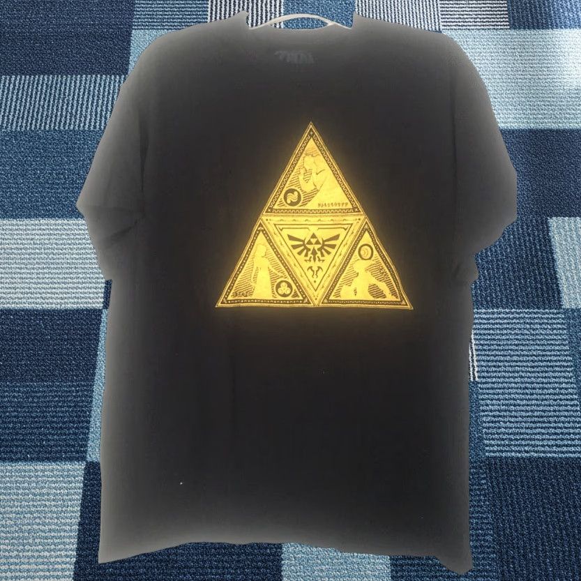 Vintage VINTAGE The Legend Of Zelda Triforce Symbol Logo Men's XL Short Sleeve T-shirt Black Crew Neck Graphic Tee Size US XL / EU 56 / 4 - 1 Thumbnail
