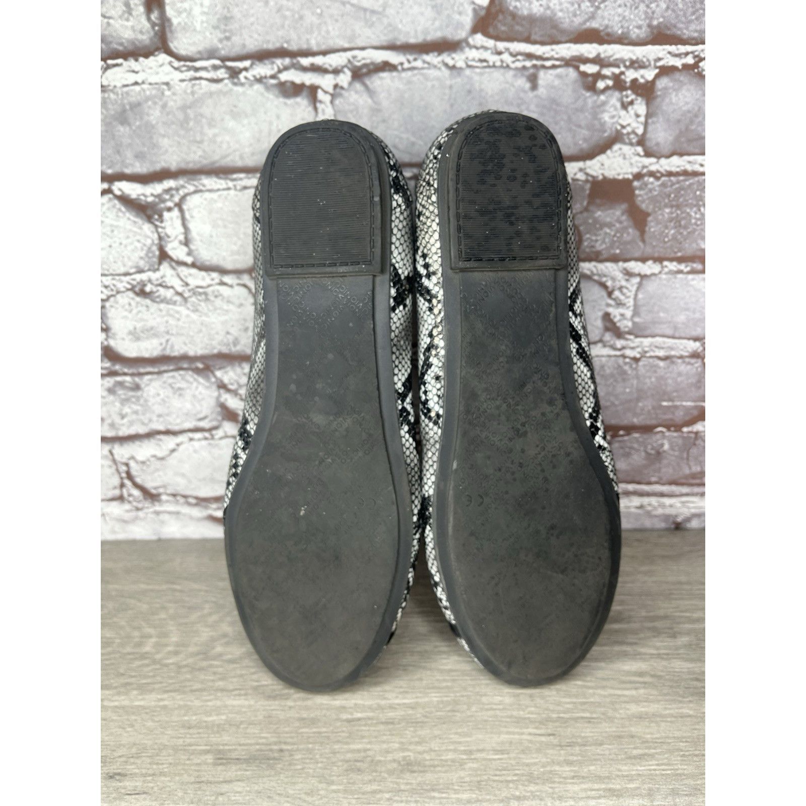 Etonic Vionic Carroll Snake Black White Ballet Slip On Flats Women Size US 11 / IT 41 - 23 Thumbnail