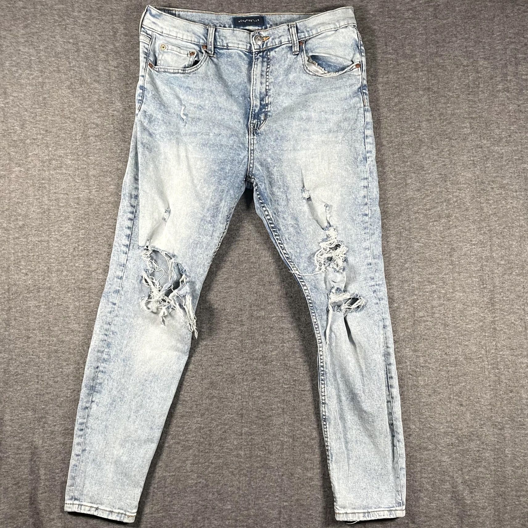 Vintage VINTAGE? No. Aeropostale Jeans Womens 14 Light Wash Cheeky Jegging Distressed Ripped Skinny Size 36" / US 14 / IT 50 - 2 Thumbnail