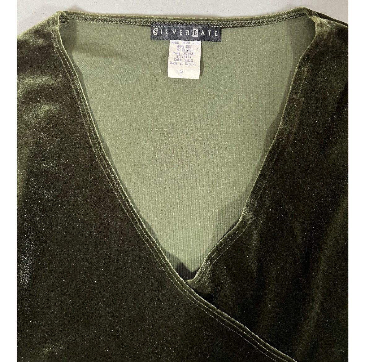 Japanese Brand Olive Green Velvet 3/4 Sleeve Shirt Top Blouse Size S ✨ Size S / US 4 / IT 40 - 4 Thumbnail