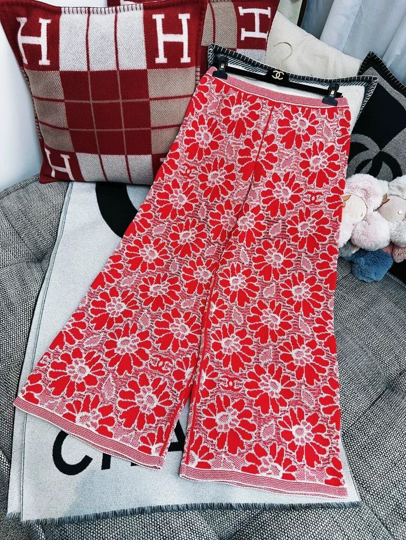 Chanel chanel red floral knit wide-leg pants Size US 40 / EU 56 - 8 Thumbnail