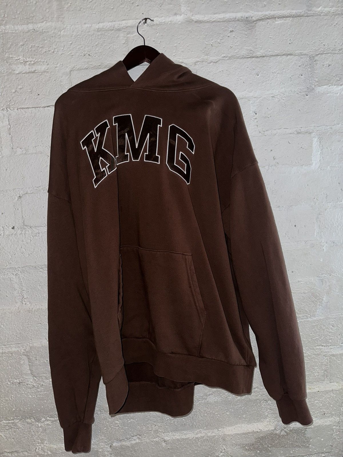 DENIM TEARS Denim Tears Kiss My Grits Hoodie Size US XXL / EU 58 / 5 - 1 Thumbnail