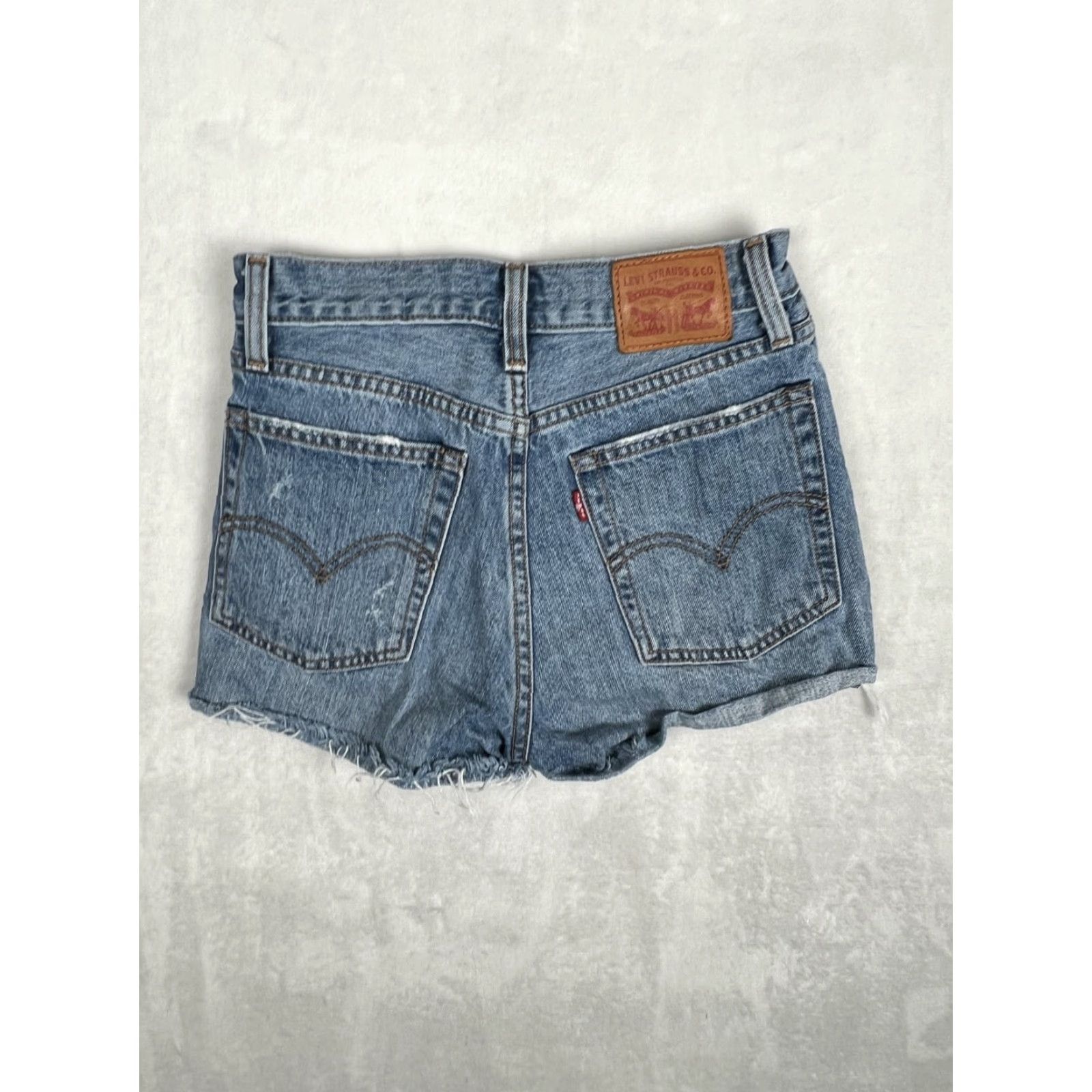 Levi's Levi’s Wedgie Denim Jean Shorts 26 Blue Daisy Dukes Distressed Button Fly Casual Summer Women Regular 90s Denim Shorts"} Size 26" / US 2 / IT 38 - 6 Thumbnail