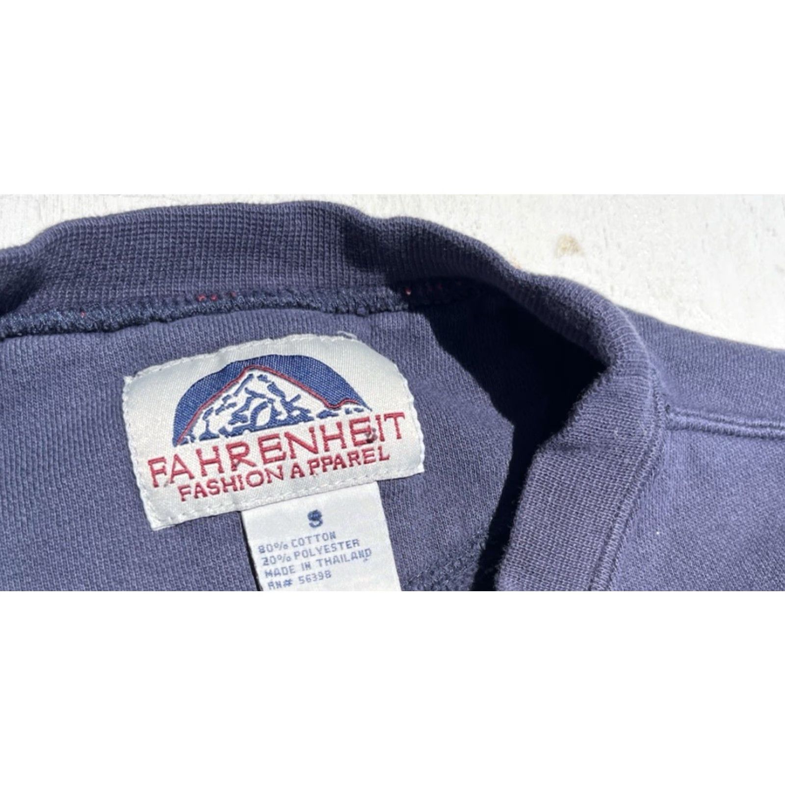 Vintage VINTAGE Fahrenheit Sweatshirt Blue 90s Alaska Logo Heavyweight Pullover Men’s S Size US S / EU 44-46 / 1 - 4 Thumbnail