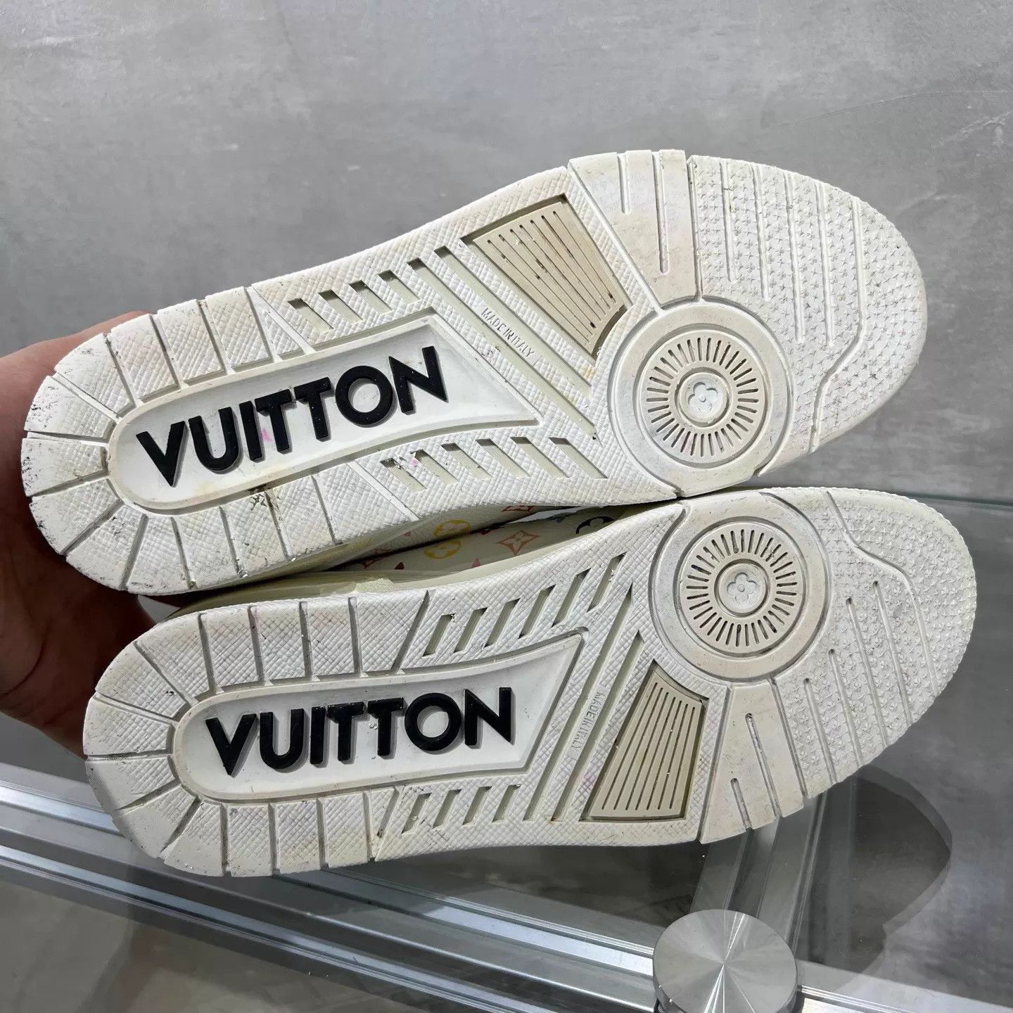 Louis Vuitton LV x Takashi Murakami Trainer White Multicolor 38 Size US 7.5 / IT 37.5 - 7 Thumbnail