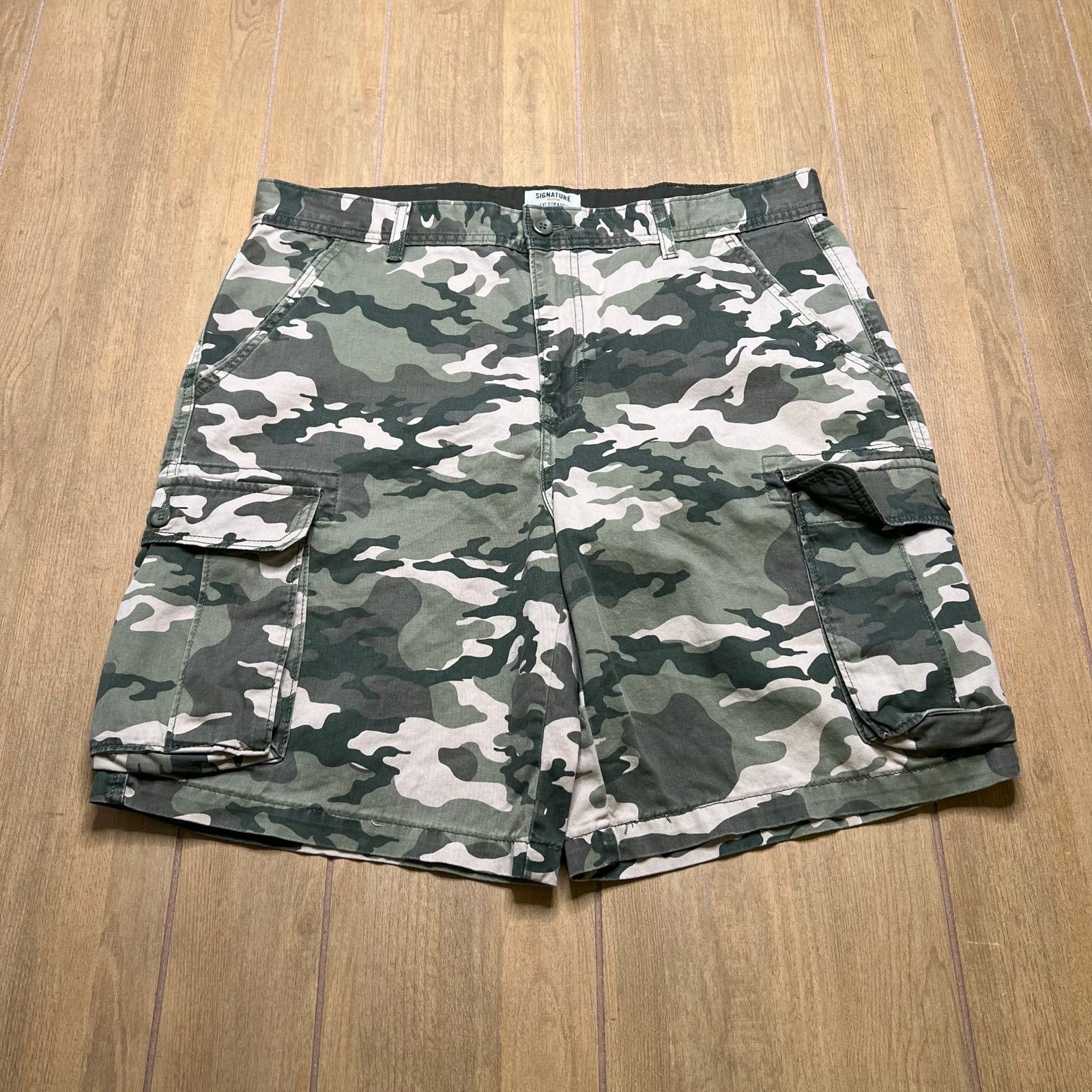 Vintage Levi Strauss Shorts Mens Sz 38 Green Camouflage Cargo Y2K Size US 38 / EU 54 - 1 Thumbnail