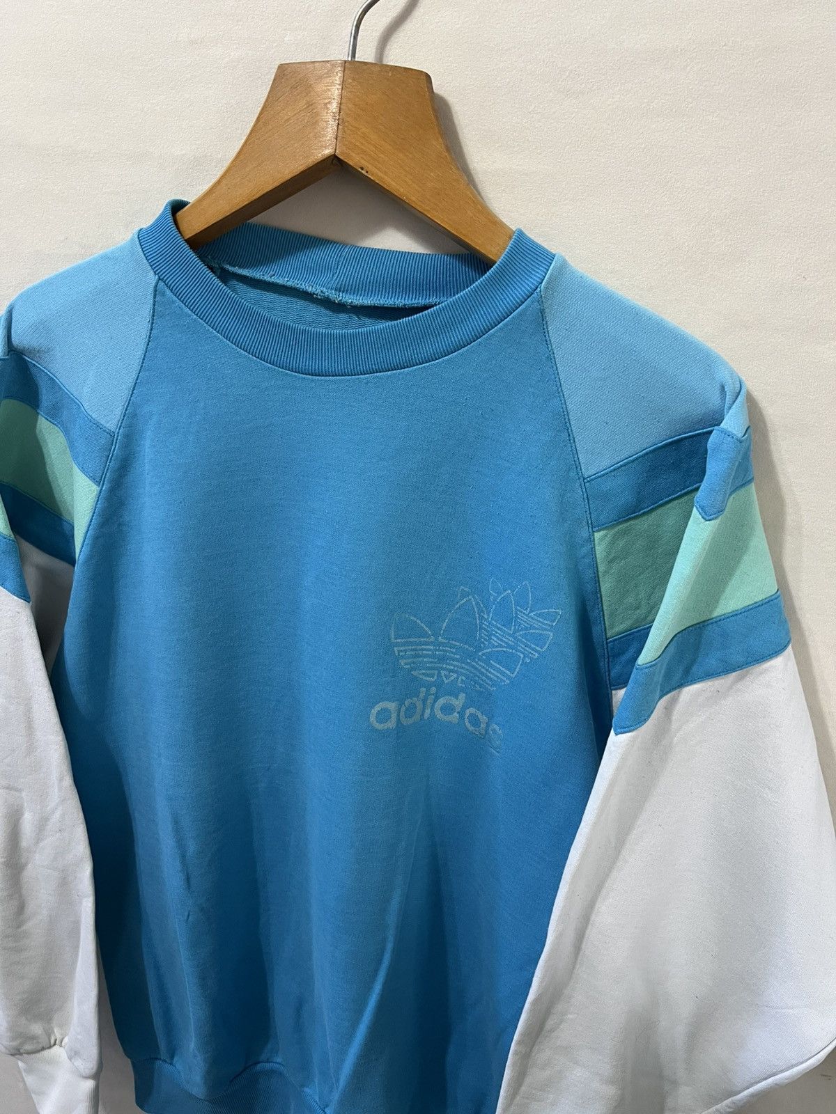 Adidas Vintage Adidas Sweatshirt Fitted Y2K 90s USA Sweater Basic Size US L / EU 52-54 / 3 - 2 Thumbnail