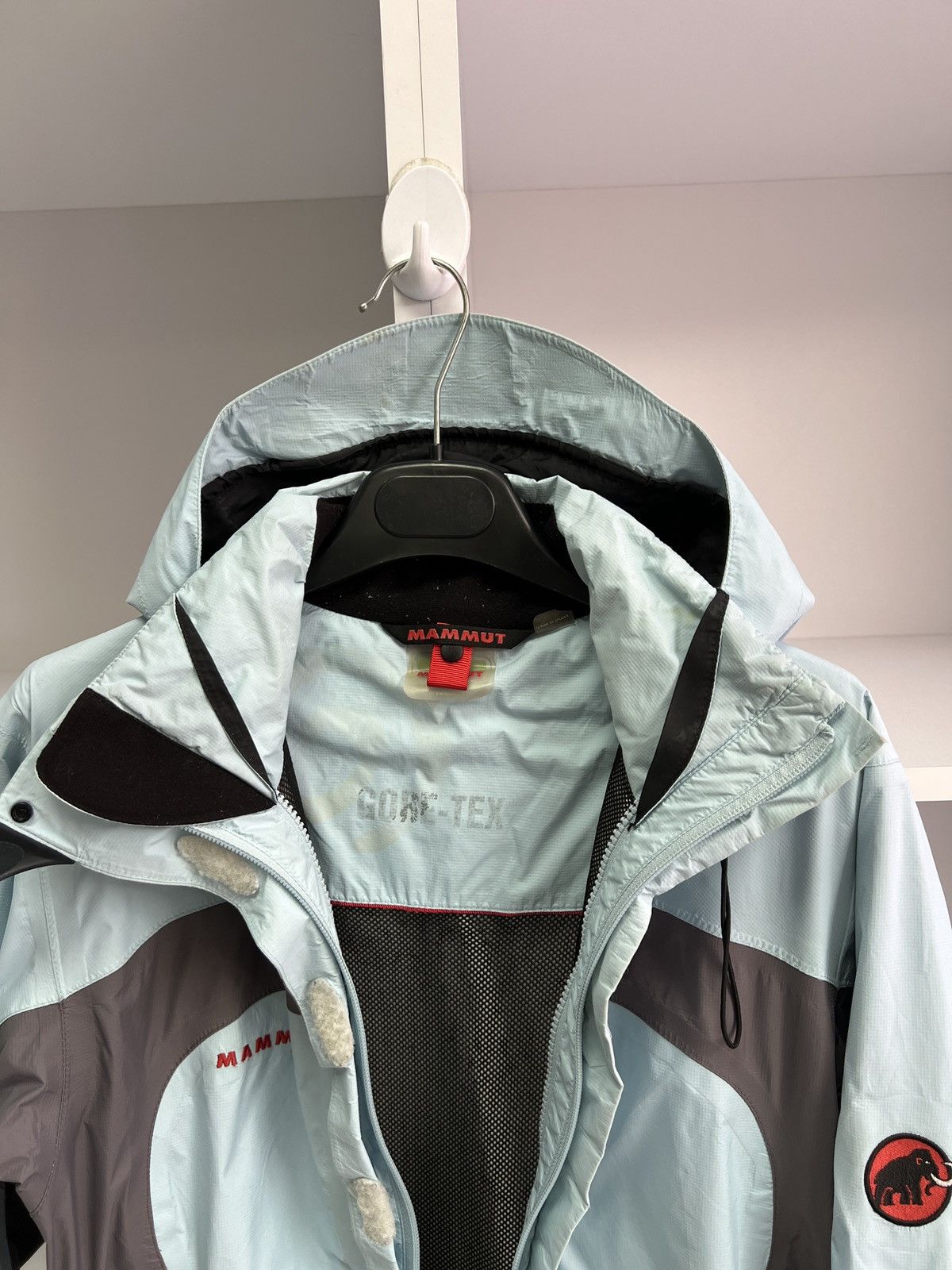 Mammut × Vintage Vintage MAMMUT GORE-TEX Light Blue Hooded women’s Jacket Size S / US 4 / IT 40 - 12 Thumbnail