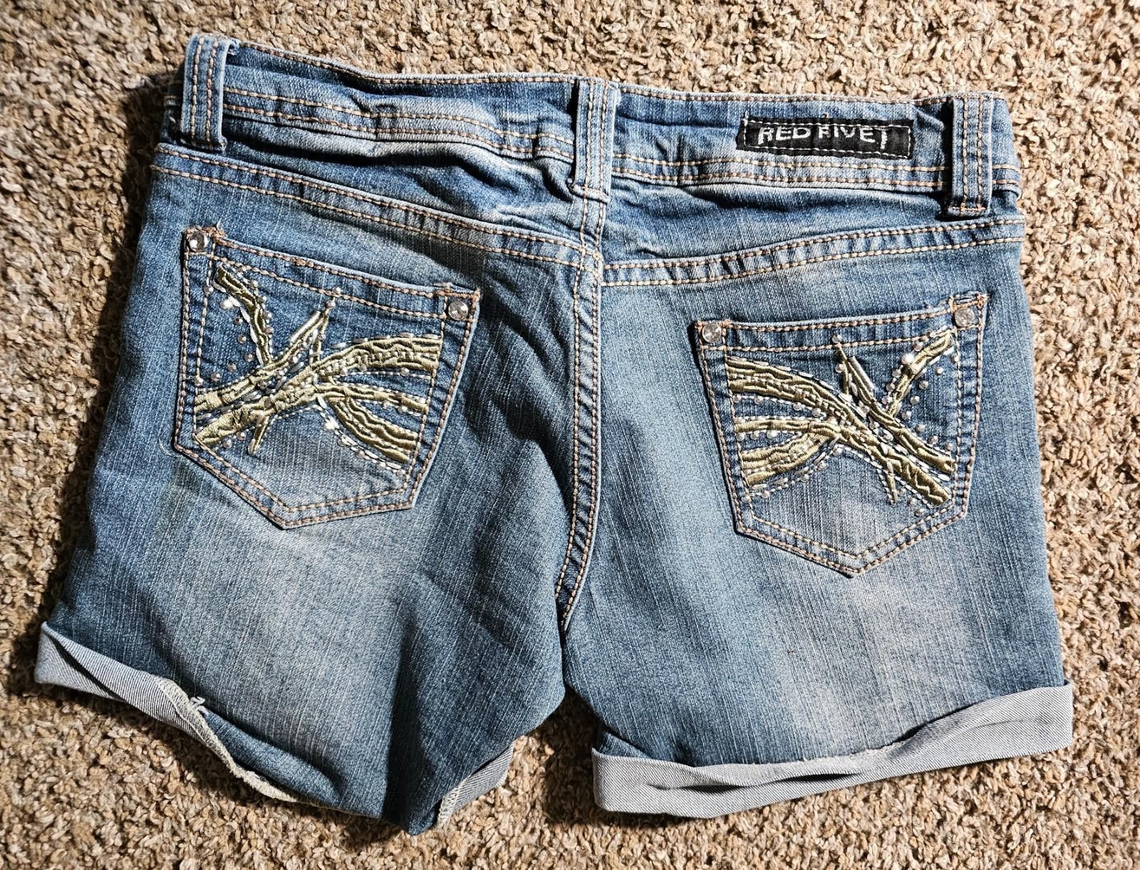 Designer Red Rivet Juniors Denim Cuffed Shorts Sz 1 Distressed Bling Size 30" / US 8 / IT 44 - 4 Thumbnail