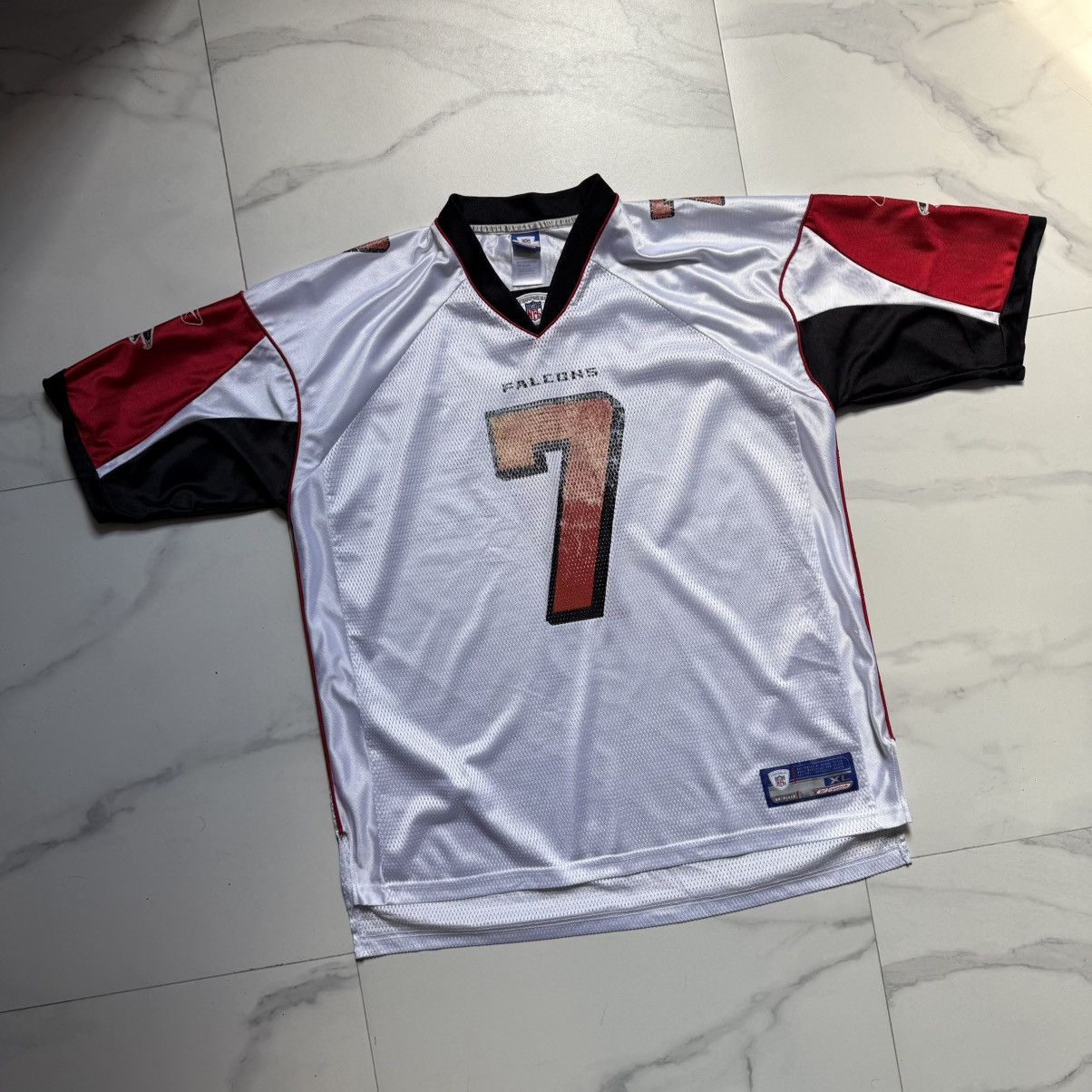 Reebok Vintage Y2K Michael Vick Falcons Jersey Size US XL / EU 56 / 4 - 4 Thumbnail