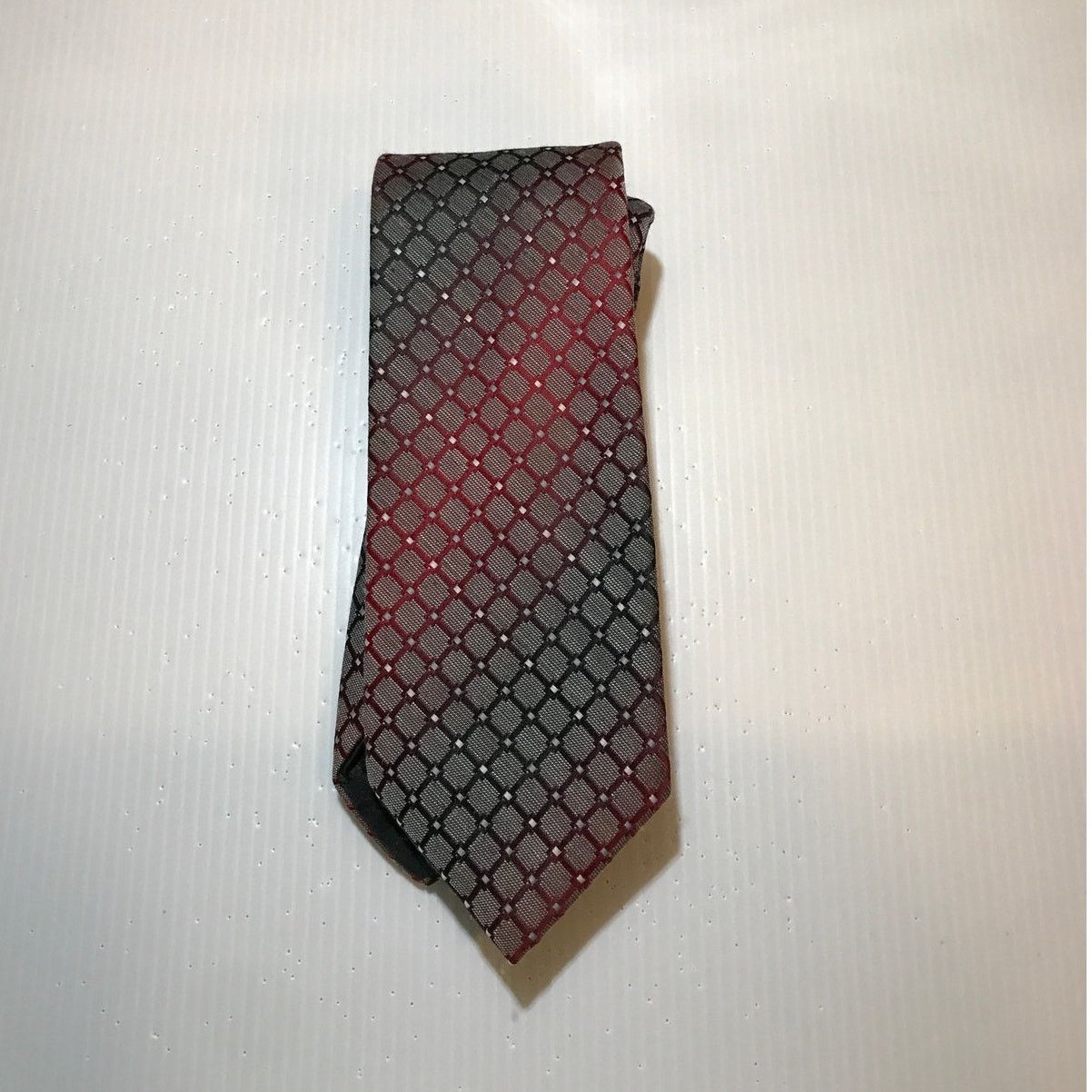 Other Wembley Red Gray Geometric Short Classic Men Necktie Size ONE SIZE - 1 Thumbnail