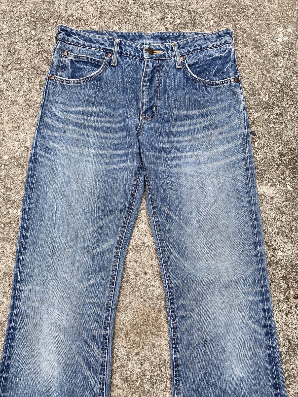 If Six Was Nine × Tornado Mart × Wrangler 2000s - Wrangler Blue Washed Flare Jeans Size US 31 - 5 Thumbnail