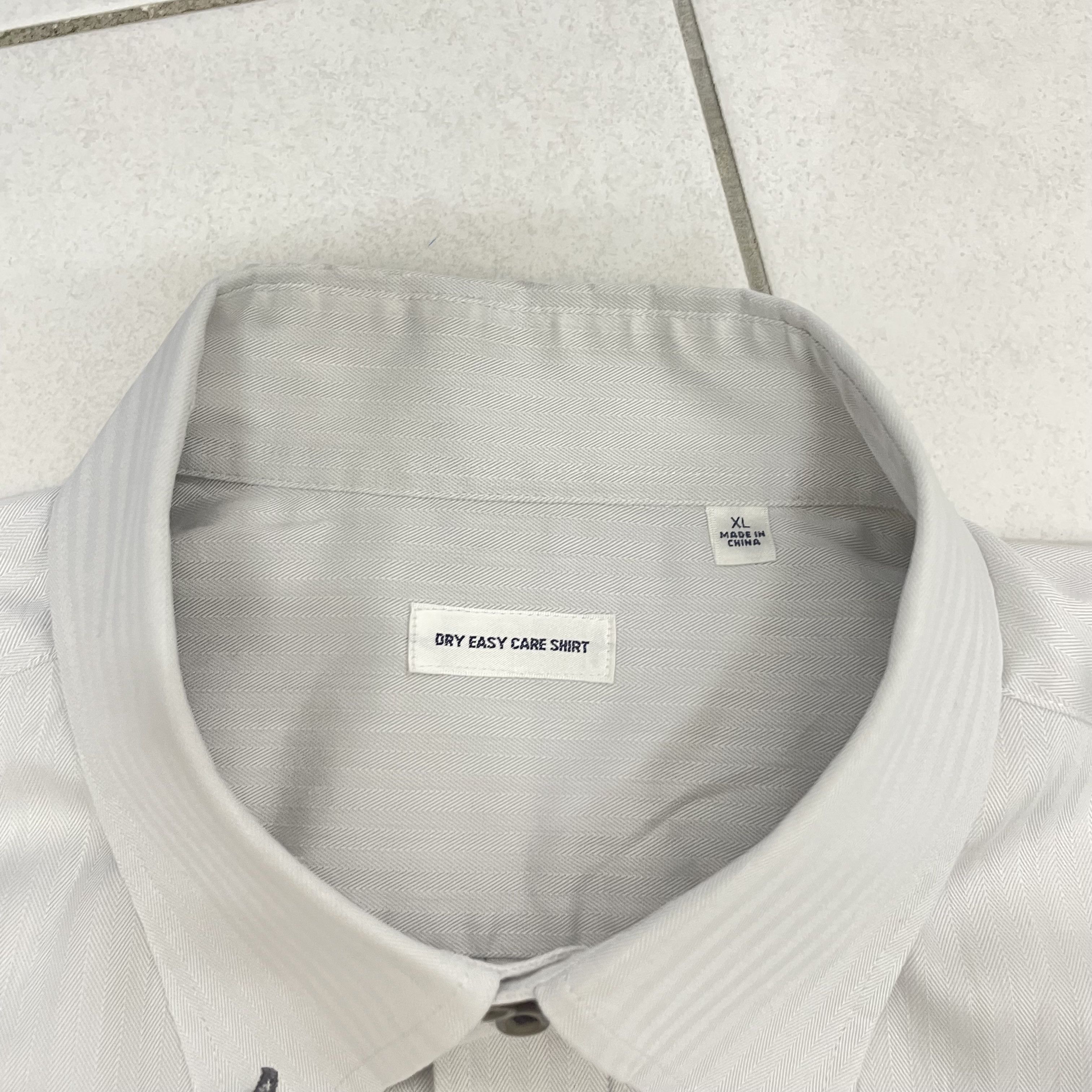 Uniqlo ⭐️SALE⭐️ [XL] UNIQLO OXFORD SHIRT Size US L / EU 52-54 / 3 - 4 Thumbnail