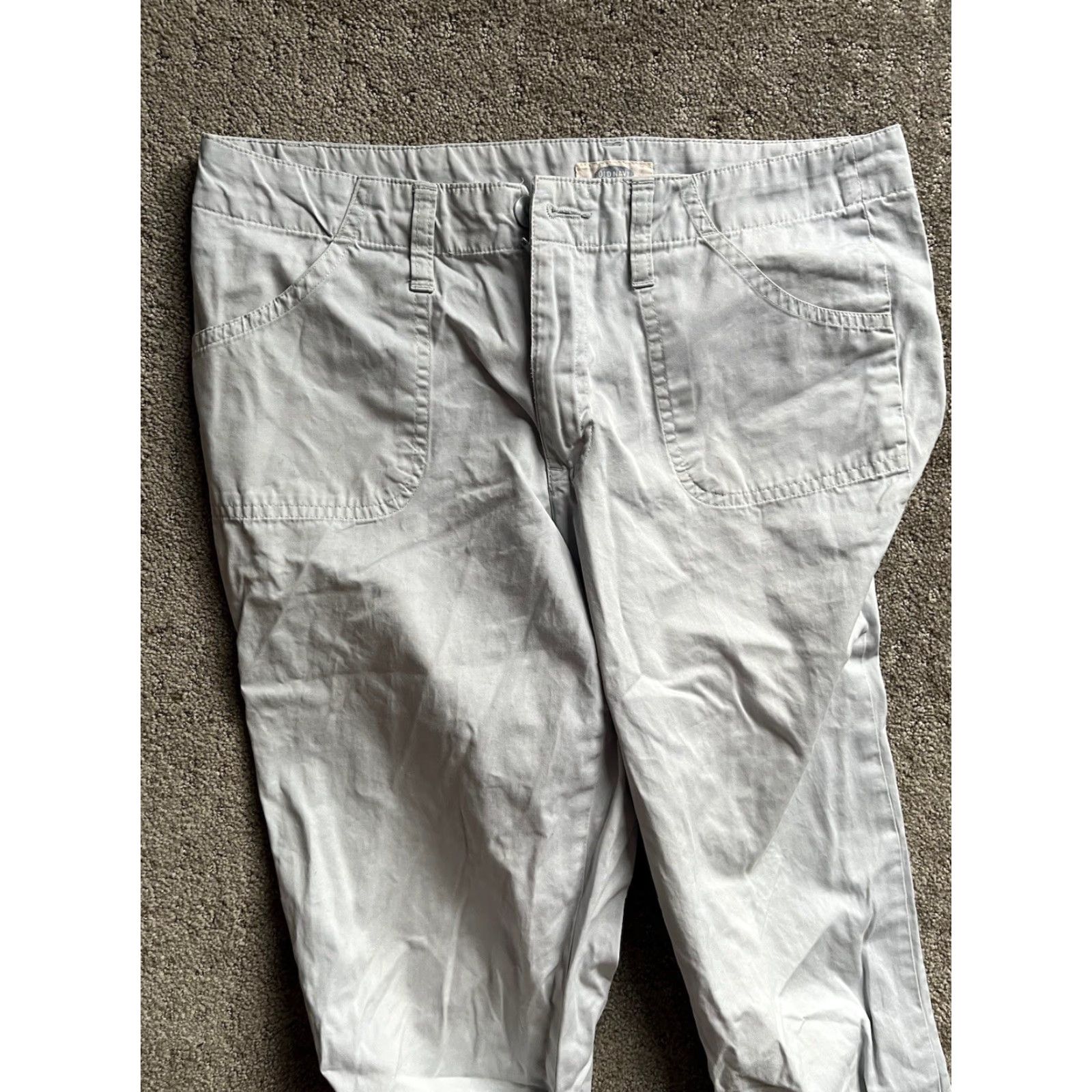 Old Navy Old Navy Capri Pants Women Size 6 Gray 22” Inseam Pockets Mid Rise Casual Cotton 100% Regular Belt Loops Modern Classic Womens Size ONE SIZE - 2 Thumbnail
