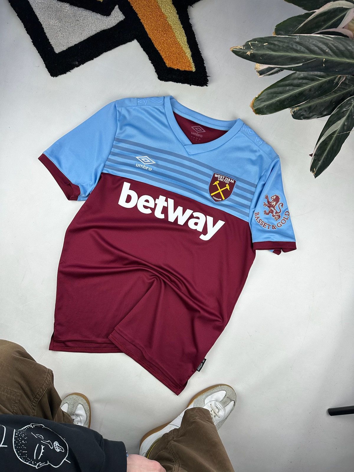 Umbro × Vintage Umbro West Ham United betway Soccer team jersey Size US L / EU 52-54 / 3 - 4 Thumbnail