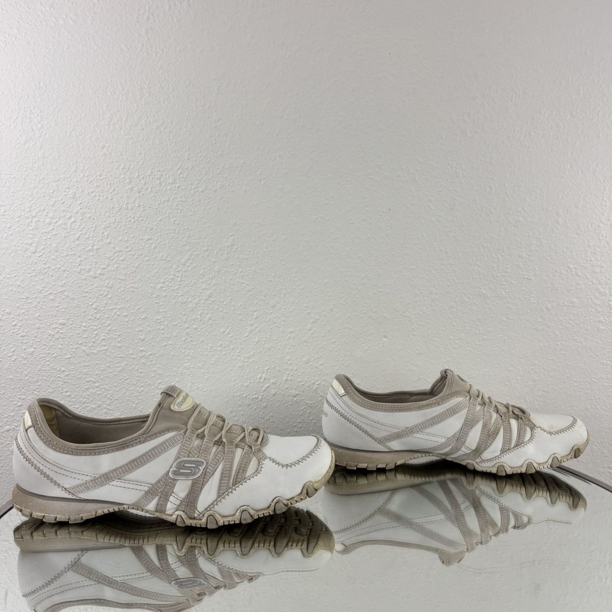 SKECHERS SKECHERS Vintage Y2K 2000s White Leather Sporty Slip Ons Size US 9.5 / IT 39.5 - 3 Thumbnail