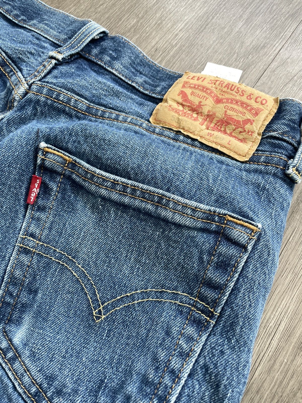 Levi's Levi’s 505 “Regular Fit” Casual Denim Shorts (Sz. 29) Size US 29 - 2 Thumbnail