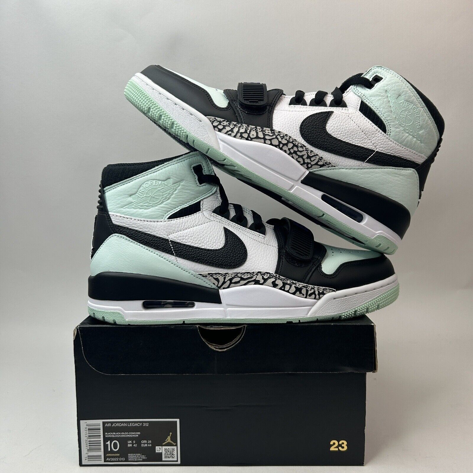 Jordan Brand Nike Air Jordan Legacy 312 “Igloo Black Concord” 2023 Size US 10 / EU 43 - 1 Thumbnail