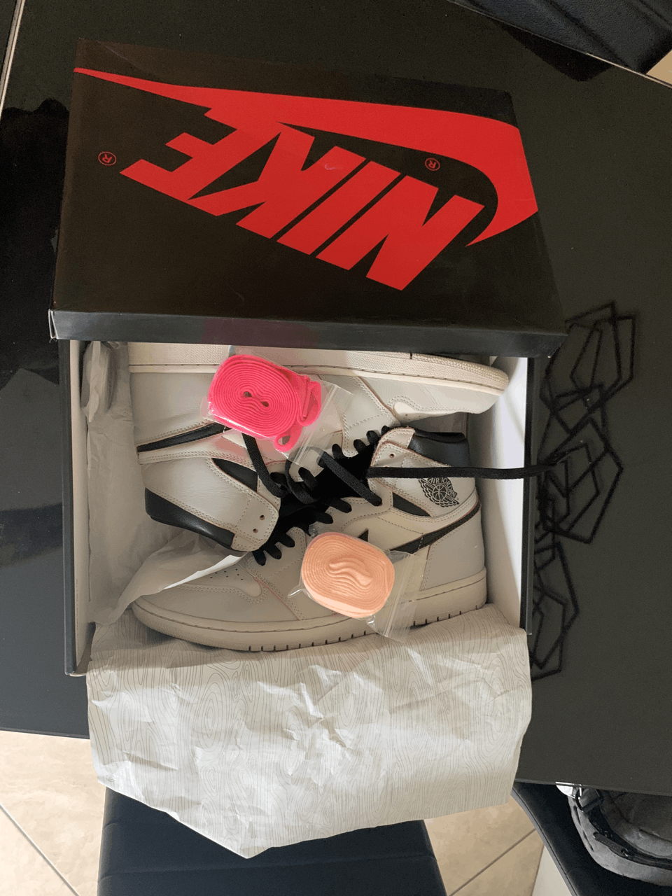 Jordan Brand NikeSB Jordan 1 High NYC to Paris Size US 10 / EU 43 - 1 Thumbnail