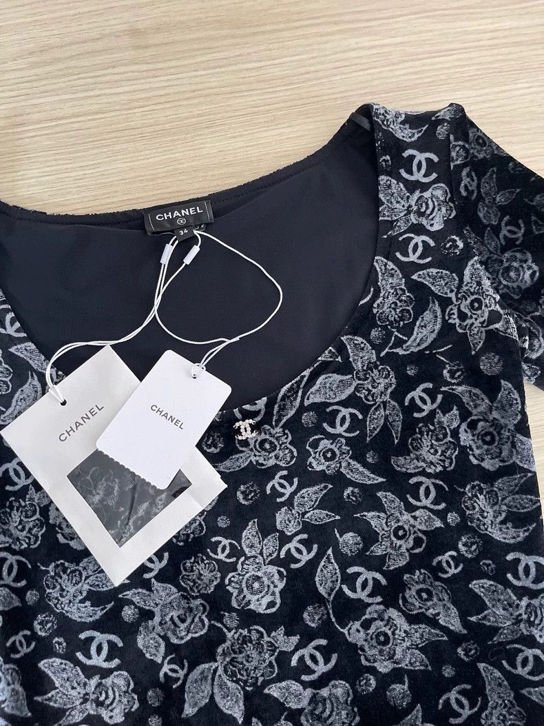 Chanel Chanel 24b black velvet logo short sleeves Size XXS / US 00 / IT 34 - 4 Thumbnail
