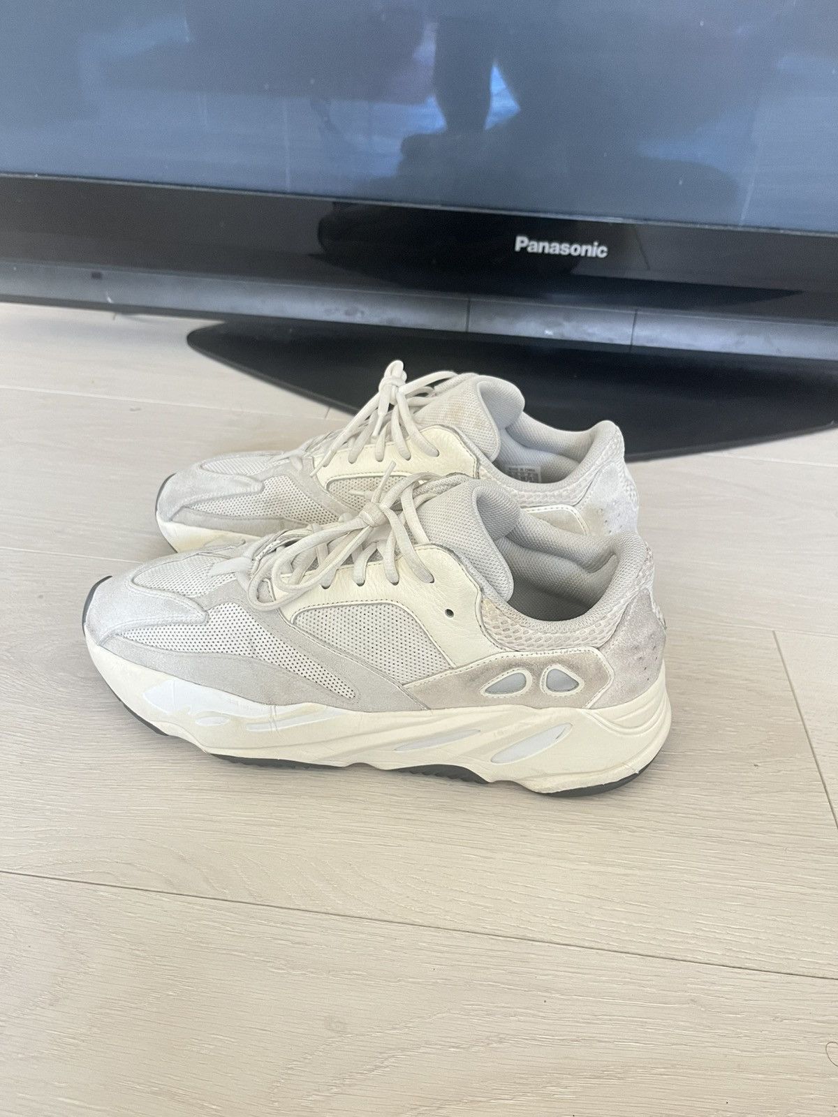 Adidas × Yeezy Yeezy Boost 700 ‘Analog’ Size US 13 / EU 46 - 2 Thumbnail