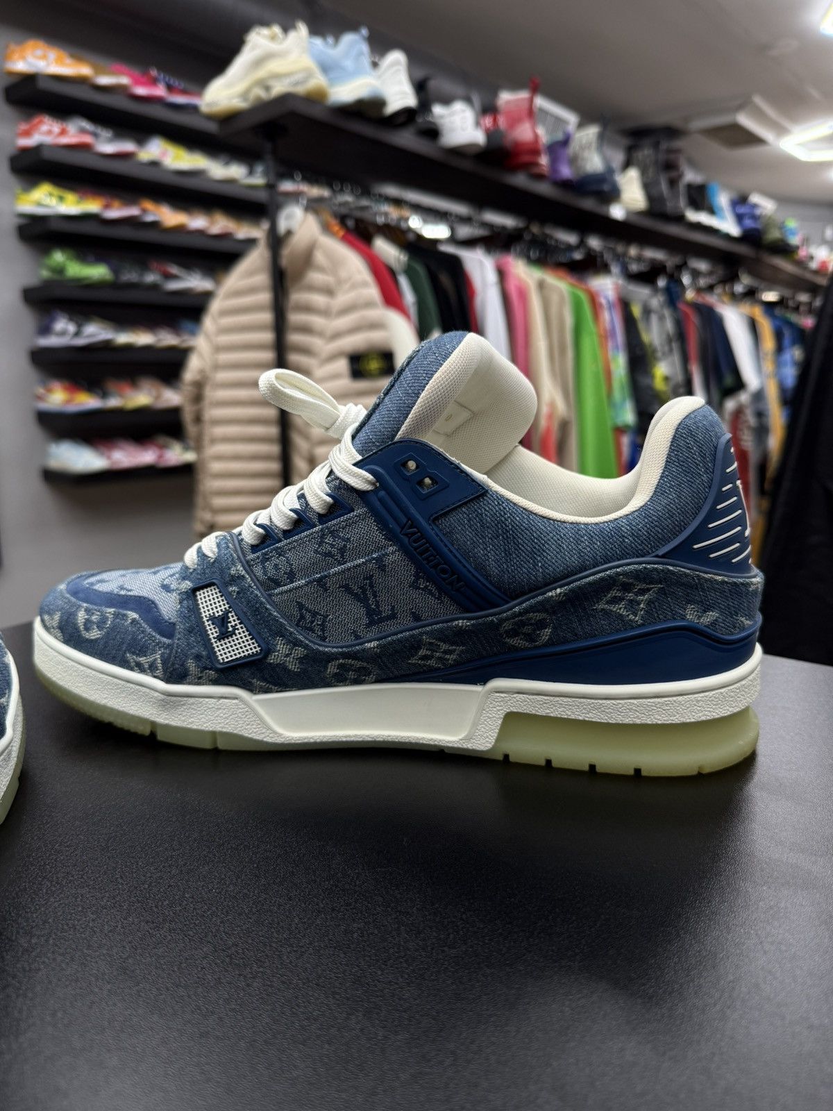 Louis Vuitton Louis Vuitton Trainer Denim Monogram size 10LV / 11 US Size US 11 / EU 44 - 17 Thumbnail