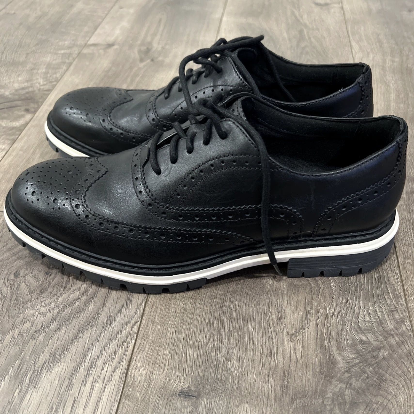 Cole Haan COLE HAAN Men's Wingtip Oxford Shoes Size 9.5 Black Leather-White Size US 9.5 / EU 42-43 - 4 Thumbnail