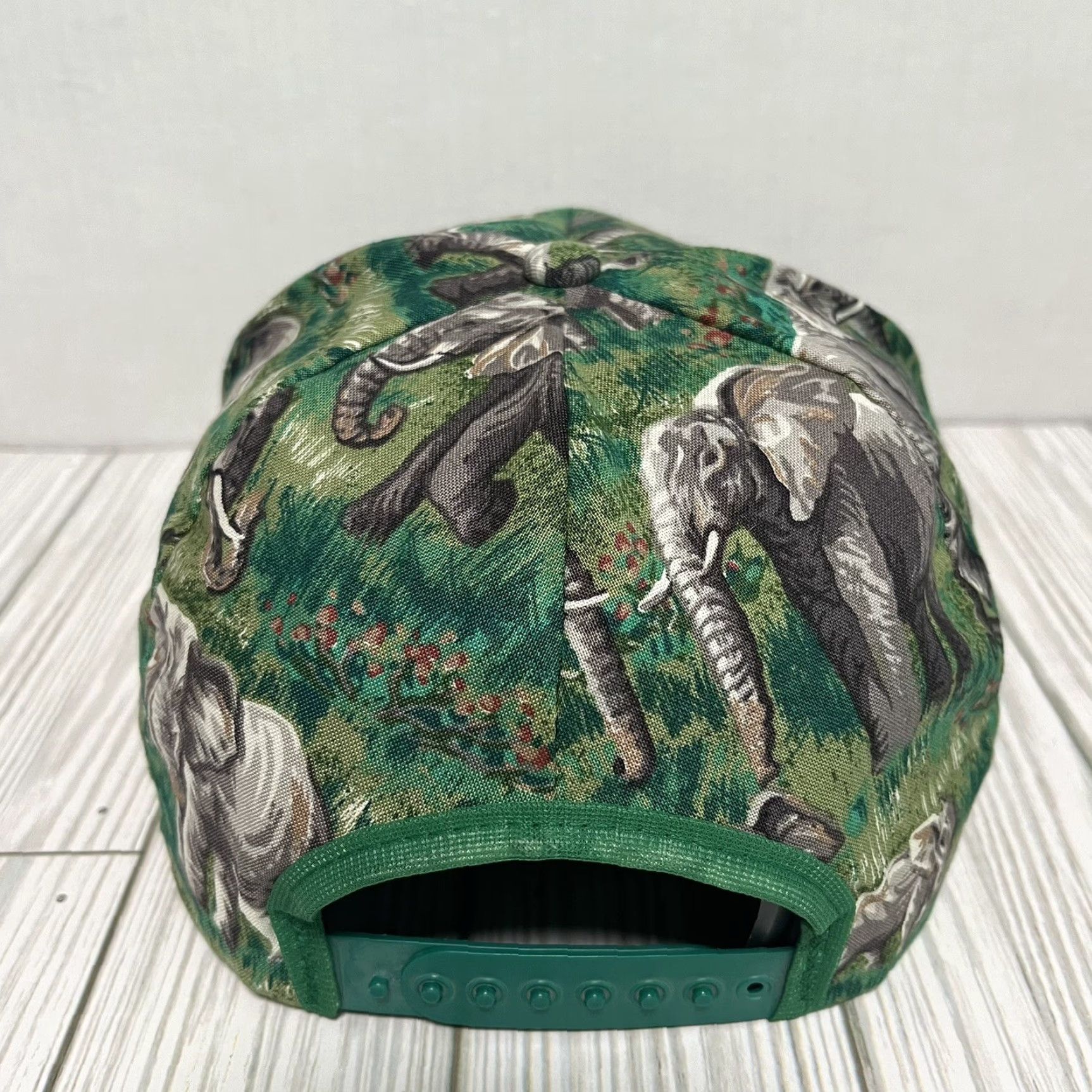 Vintage VINTAGE Snap-Back Trucker Hat Cap One Size Green Elephant All Over Print AOP Jungle Las Vegas Mens Baseball Hat Size ONE SIZE - 5 Thumbnail