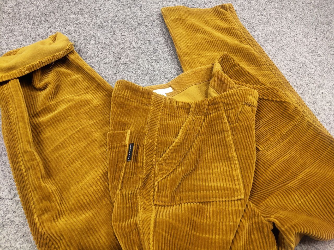 Burberry Burberry Yellow Corduroy Trousers Patch Pockets Baggy Pants Size 30" / US 8 / IT 44 - 14 Thumbnail