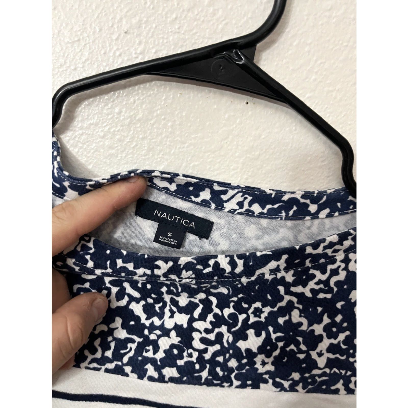 Nautica Nautica Small White Navy Striped 3/4 Sleeve w/ Button Accents on Shoulder Size S / US 4 / IT 40 - 2 Thumbnail