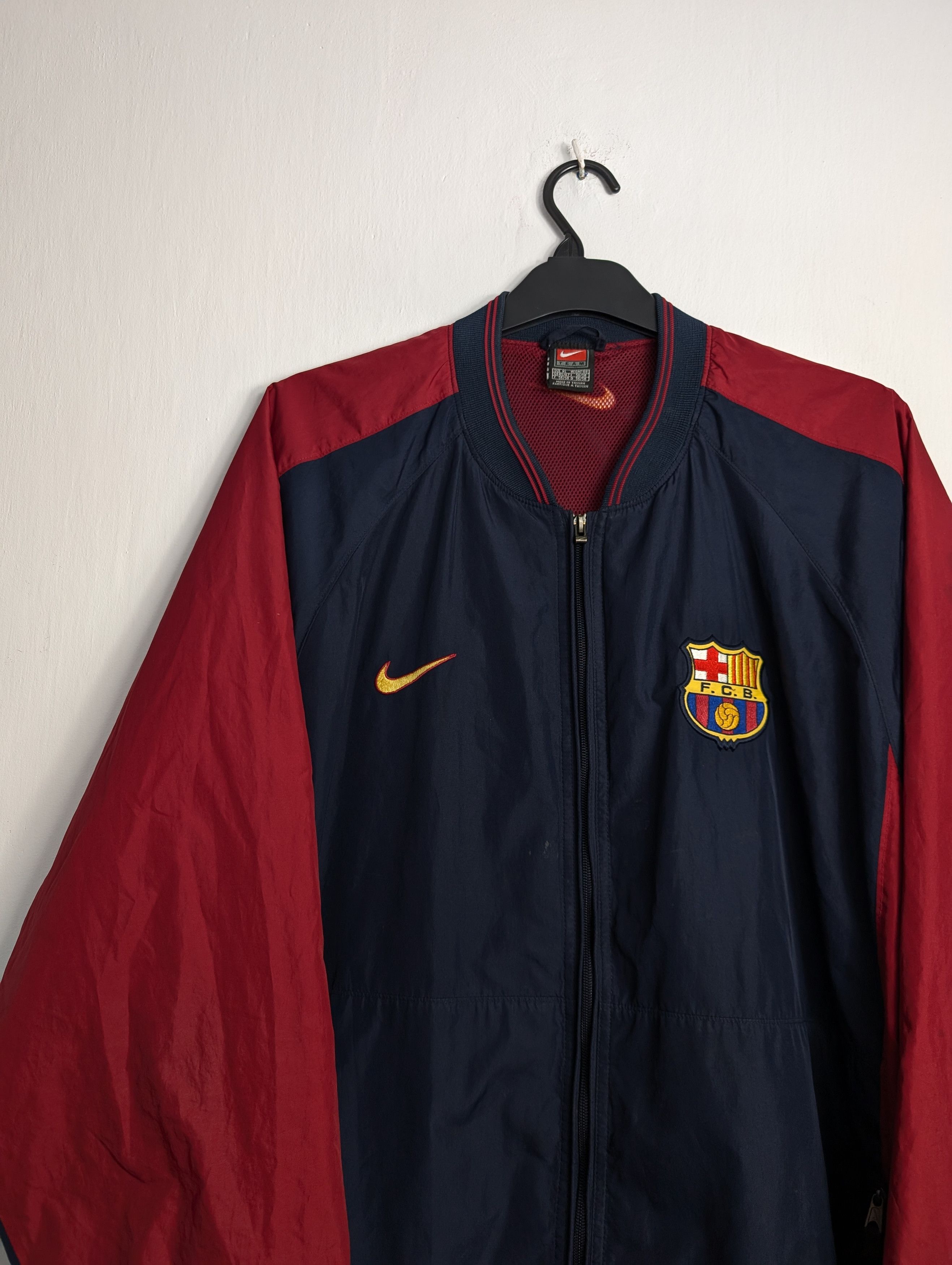 Nike Vintage Nike FC Barcelona Jacket XL Baggy Y2K Retro 90s Size US XL / EU 56 / 4 - 2 Thumbnail