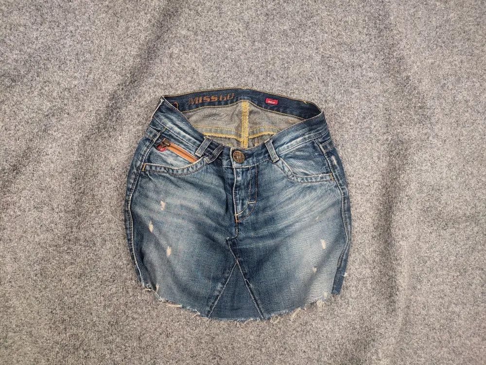 Miss Sixty Miss Sixty Vintage Y2K Distressed denim Blue Mini Skirt Size 27" / US 4 / IT 40 - 1 Thumbnail