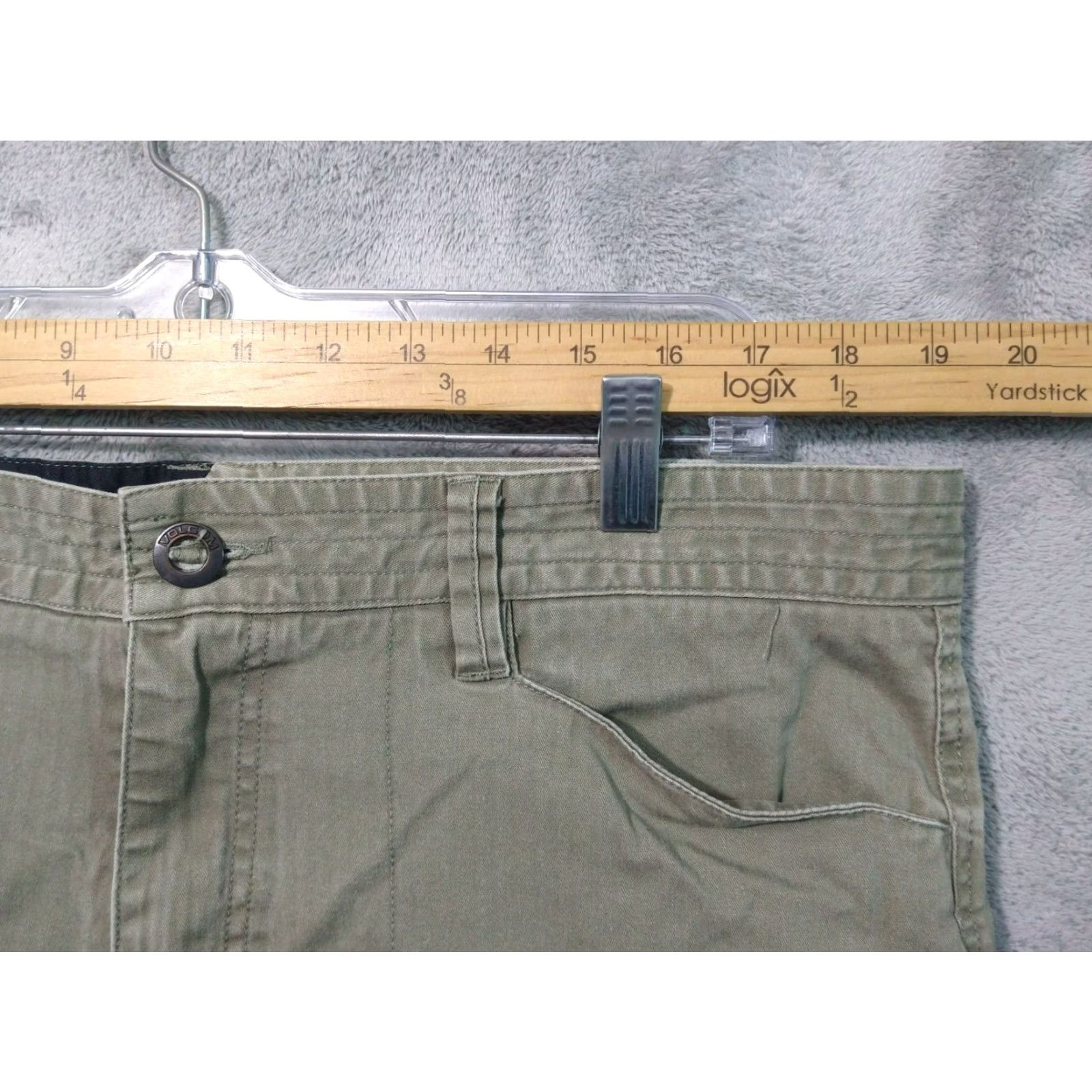 Volcom Volcom Cargo Shorts Mens 38 x 8 Green Cargo Chino Mid Rise Flat Front Regular Rise 8 in Cotton Green Pockets Cargo Mens Volcom Size US 38 / EU 54 - 3 Thumbnail