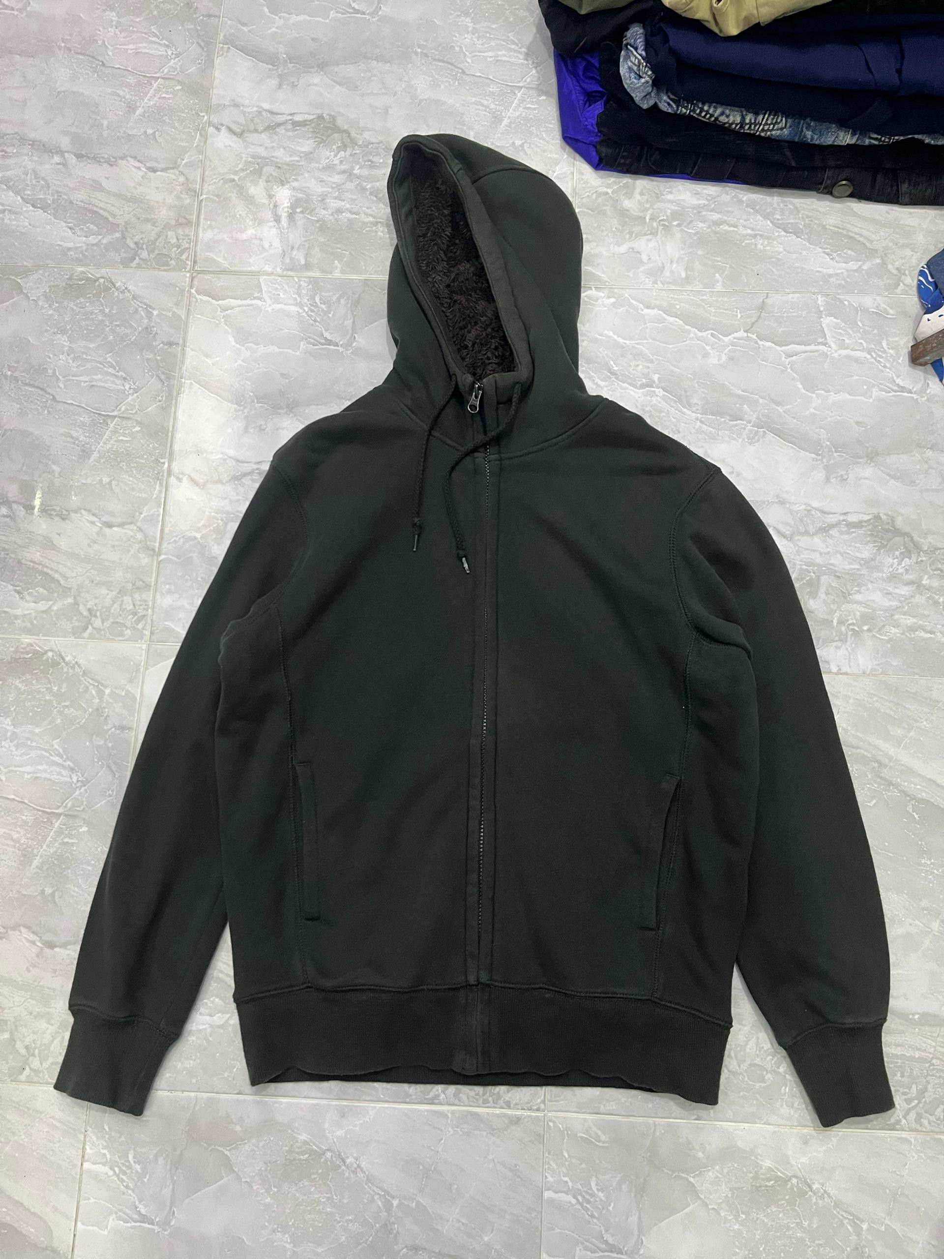 Uniqlo Uniqlo Fleece Lined Zip Hoodie Olive Green M Size US M / EU 48-50 / 2 - 12 Thumbnail