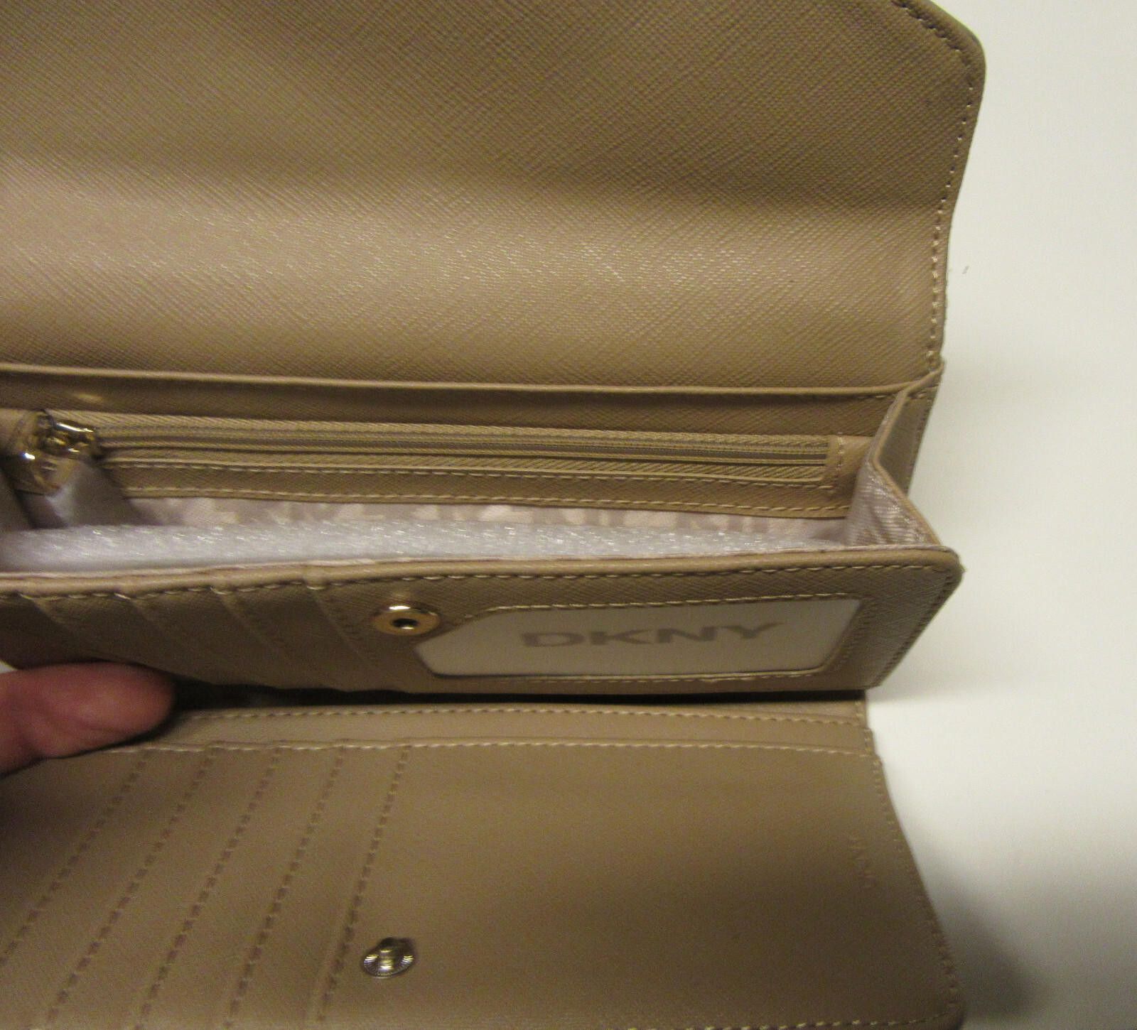 DKNY DKNY Beekman French Grain Leather Trifold Wallet Light Grey Size ONE SIZE - 4 Thumbnail