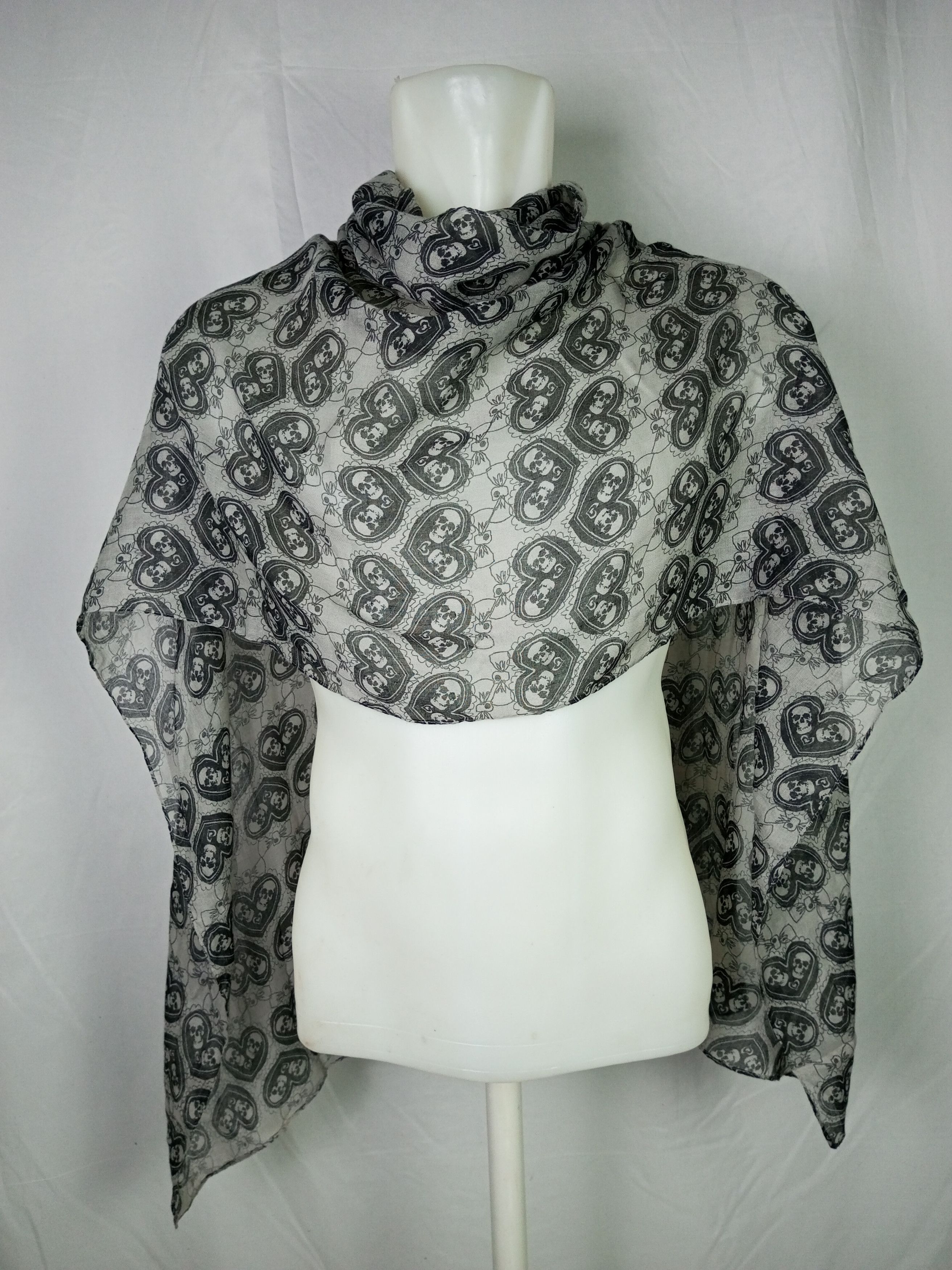 Japanese Brand Skulls Scarf Inspired By Alexander McQueen Size ONE SIZE - 5 Thumbnail