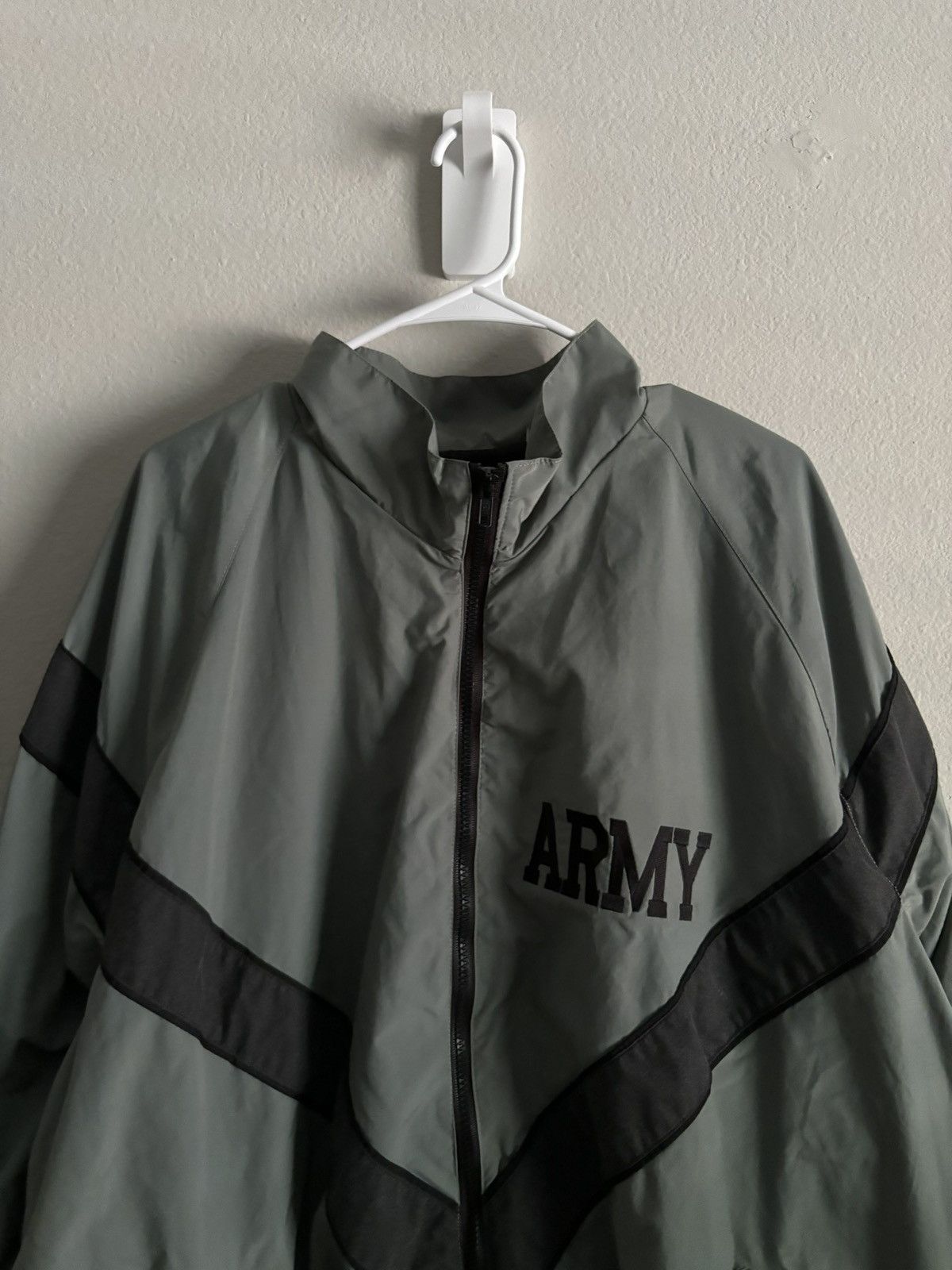 Vintage Military Physical Fitness Uniform Jacket Windbreaker Size US XXL / EU 58 / 5 - 7 Thumbnail
