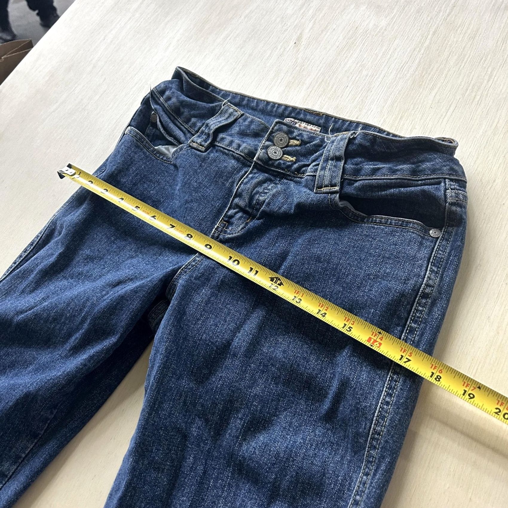 Faded Glory Faded Glory Jeans Womens Medium Wash Denim Capri Crop Stretch Zip 6 Regular Midi Rise Women Boys Girls Mens Size 28" / US 6 / IT 42 - 5 Thumbnail