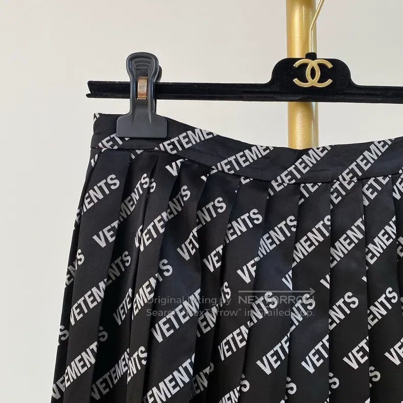 Vetements Vetements size M Black Lettering Half Skirt Size 23" - 3 Thumbnail