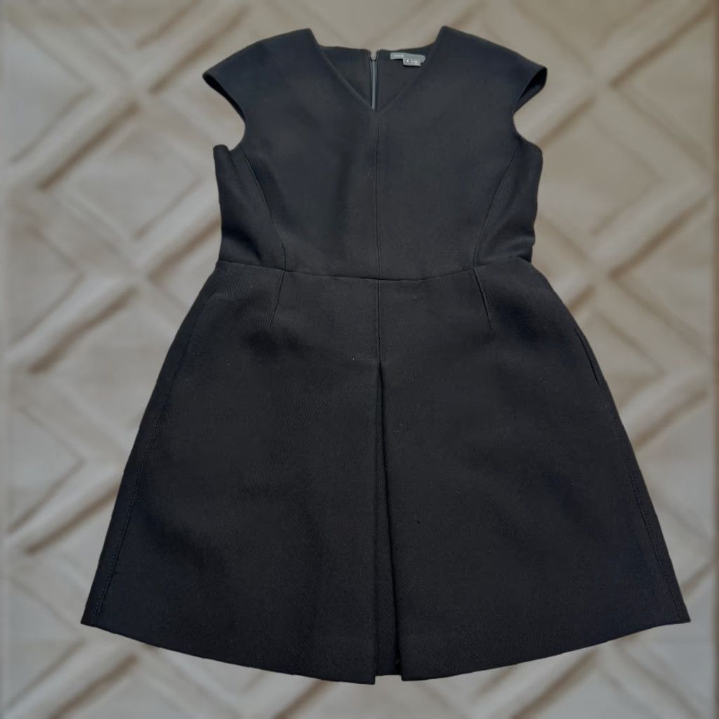 Vince Vince Dress Women Black Cap Sleeve Knit Fit & Flare Knee Length 8 LBD Classic Office Casual Seasonal Mens? Girls? Size M / US 6-8 / IT 42-44 - 1 Thumbnail