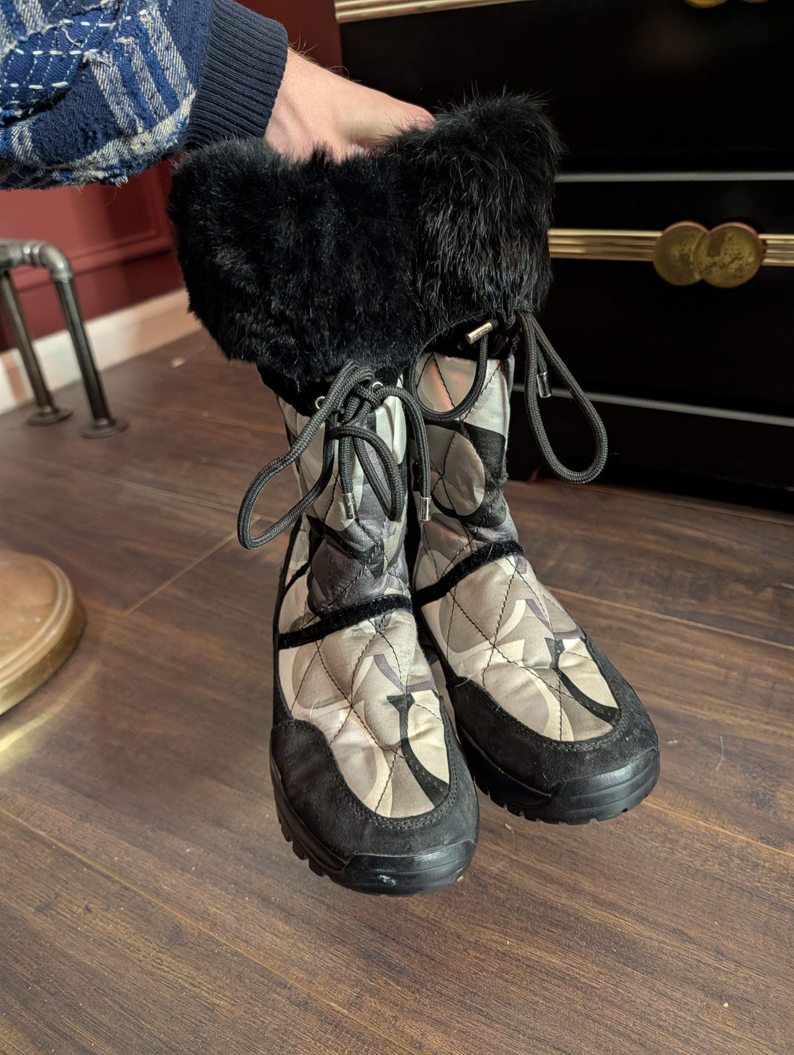 Coach Pasha RARE Fur Trim Logo Print Vibram Sole Boots Size US 8 / IT 38 - 3 Thumbnail