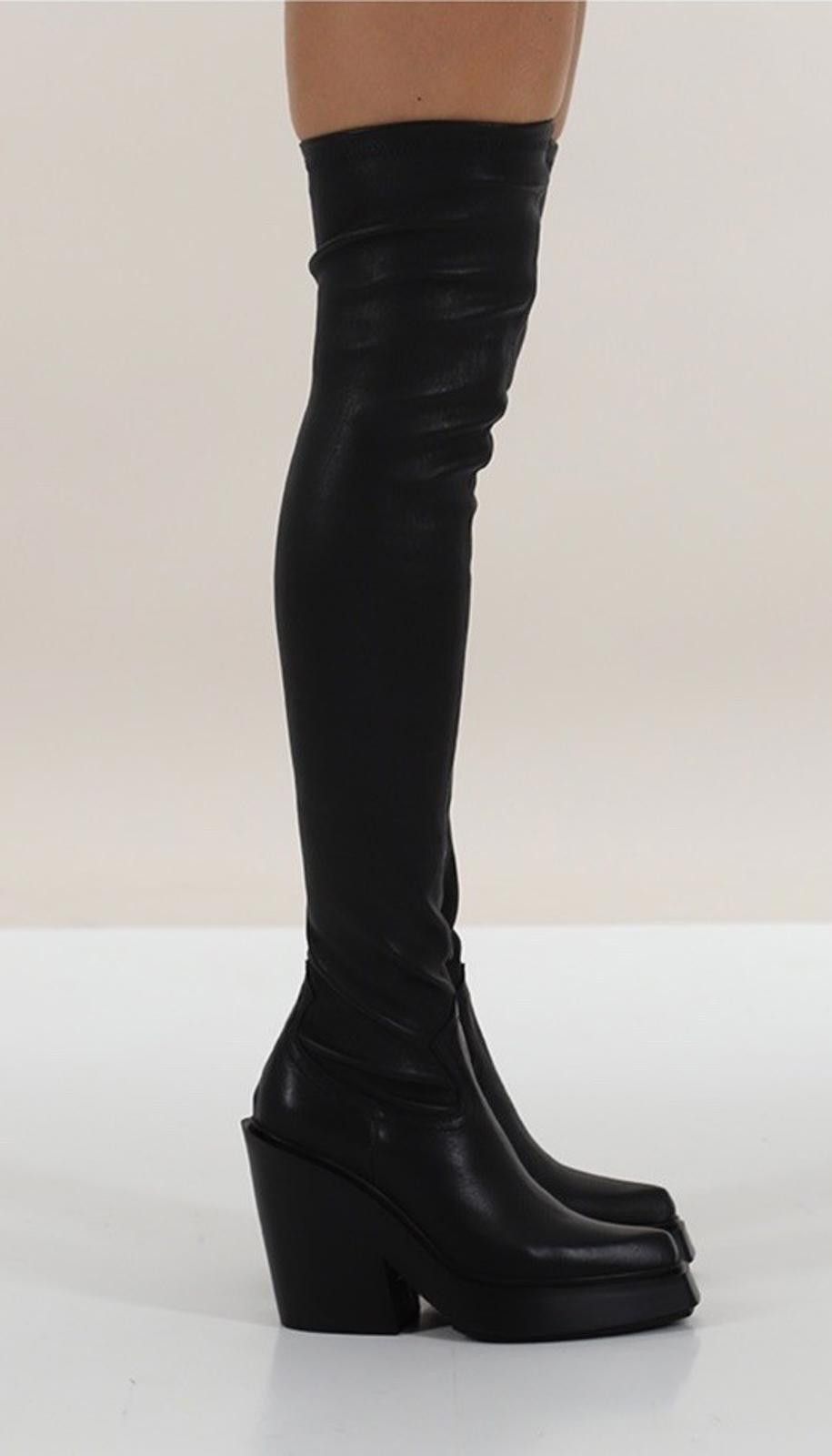 VIC MATI Vic Matie Glove Fit Leather Pointer Boots Italy Sz9 $1100 Size US 9 / IT 39 - 6 Thumbnail