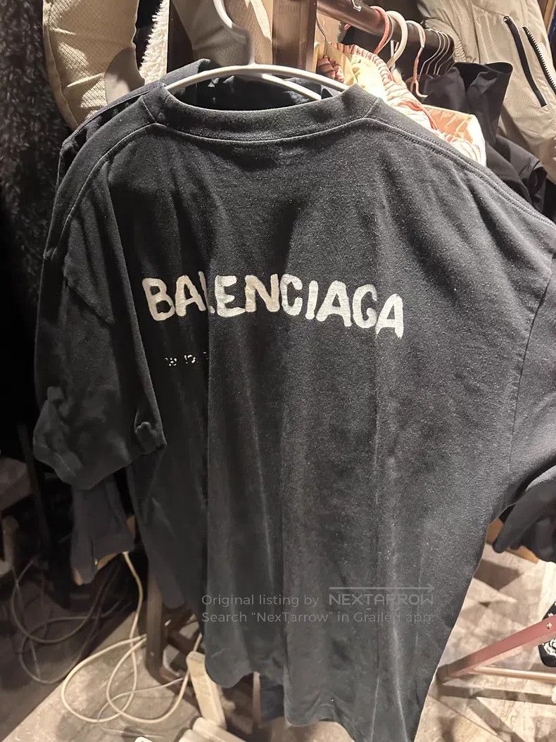 Balenciaga Balenciaga Men's T-Shirt Size US L / EU 52-54 / 3 - 2 Thumbnail