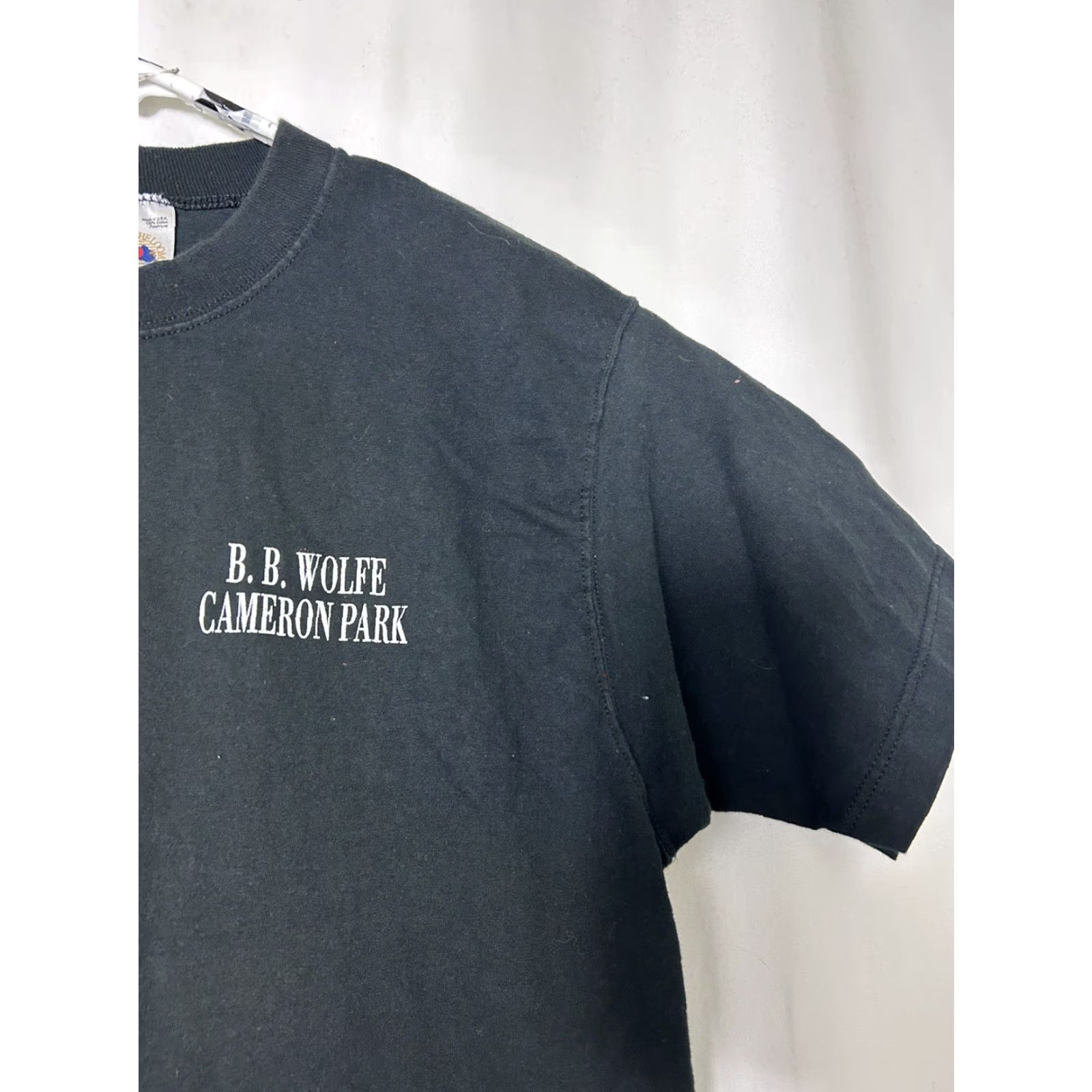 Fruit Of The Loom VINTAGE Mens Large Short Sleeve Black Shirt Wolfe Saloon Cameron Park Size US L / EU 52-54 / 3 - 2 Thumbnail