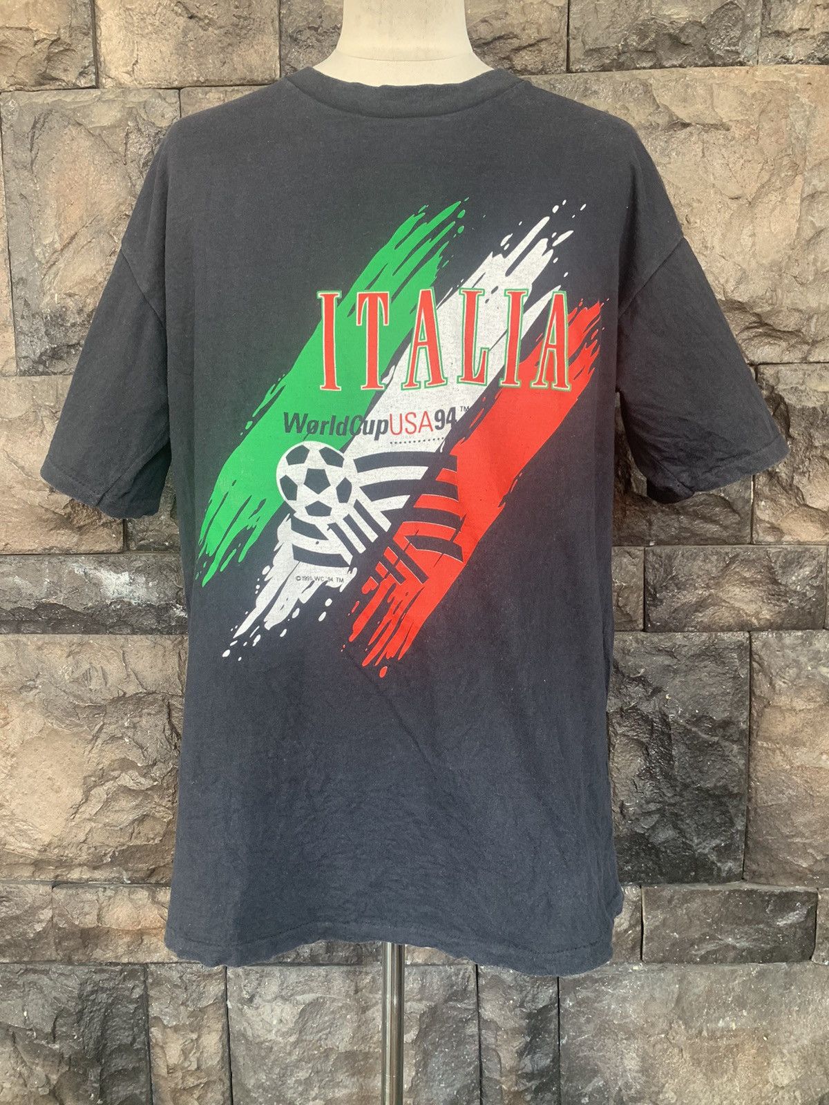 Nutmeg × Vintage Vintage 90s World Cup USA 1994 Nutmeg T shirt Size US L / EU 52-54 / 3 - 1 Thumbnail
